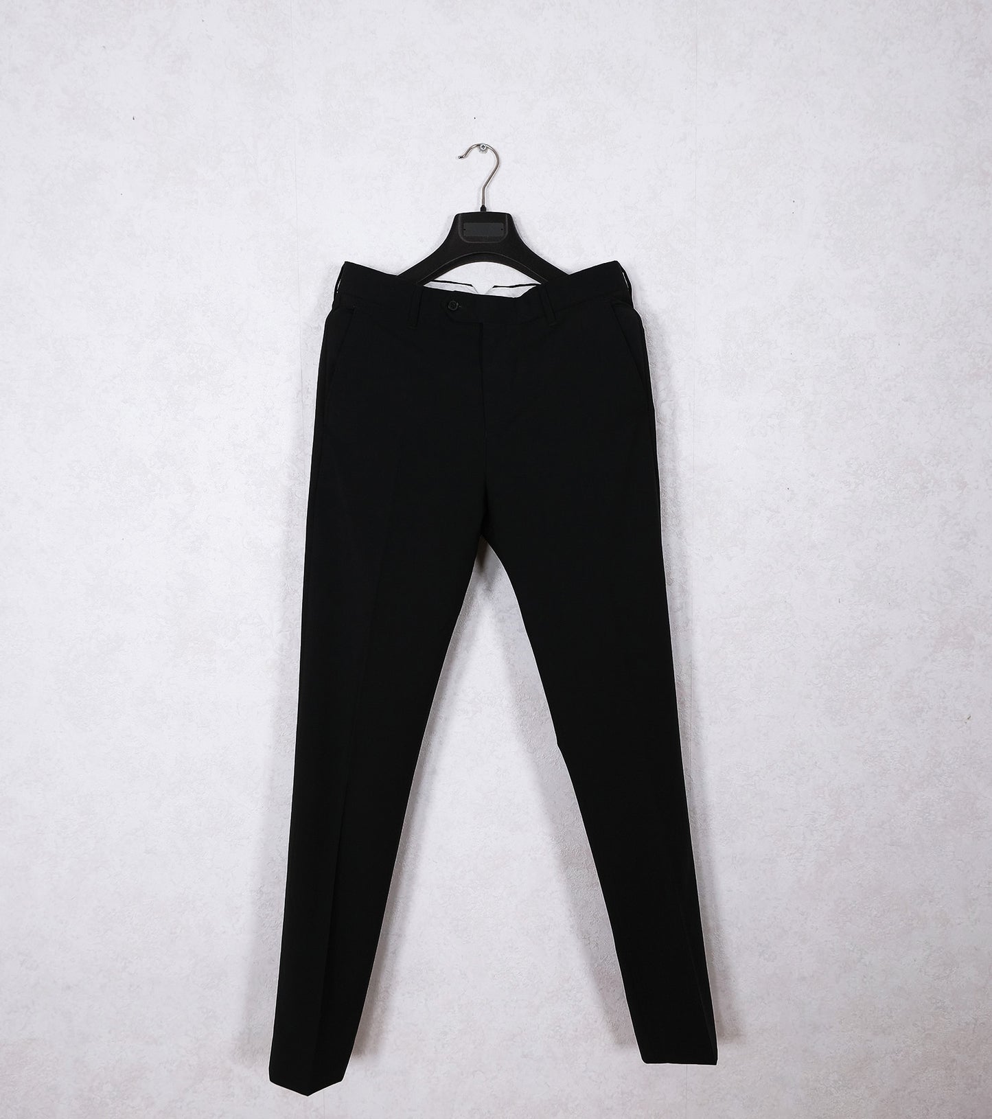 Acne Studios, tumma puku, koko 48, hoikka