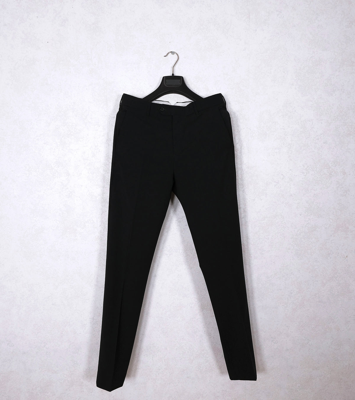 Acne Studios, tumma puku, koko 48, hoikka