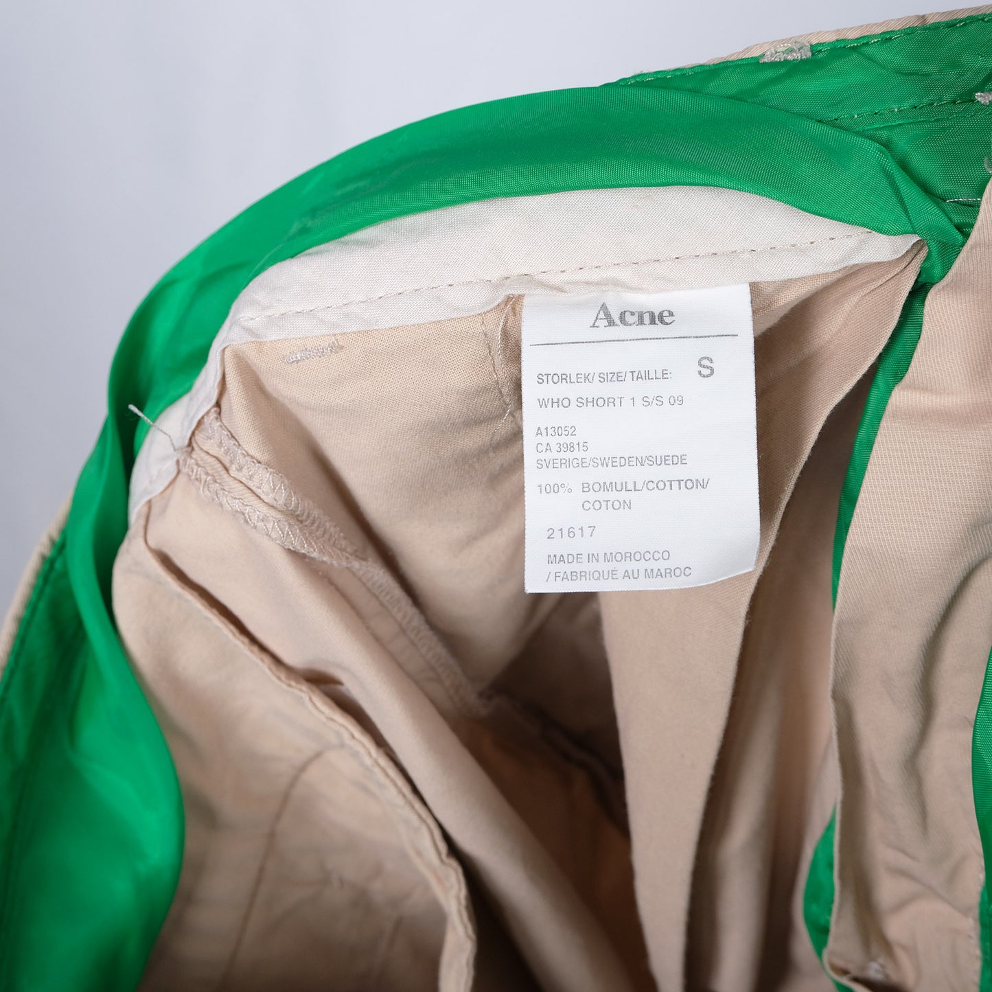 Acne Studios, vaaleat shortsit, koko 32''