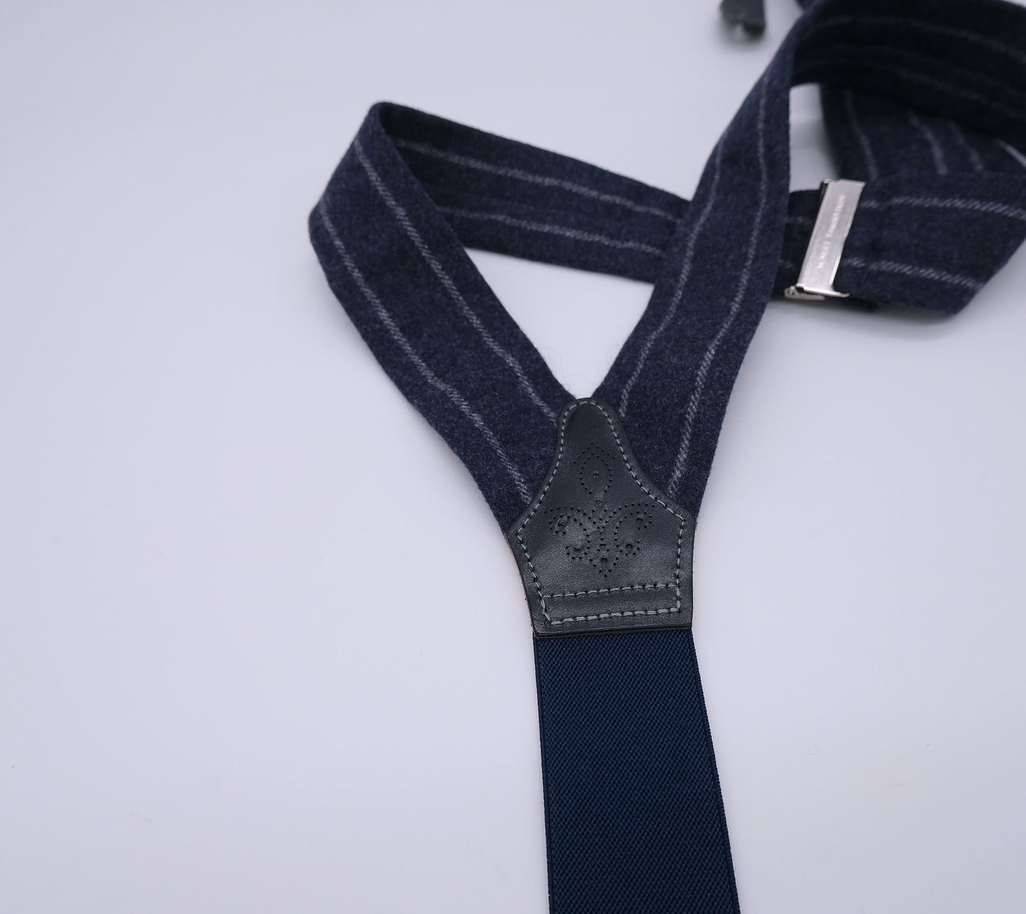 Albert Thurston, siniset olkaimet, villaa ja nahkaa, Limetree-mallisto