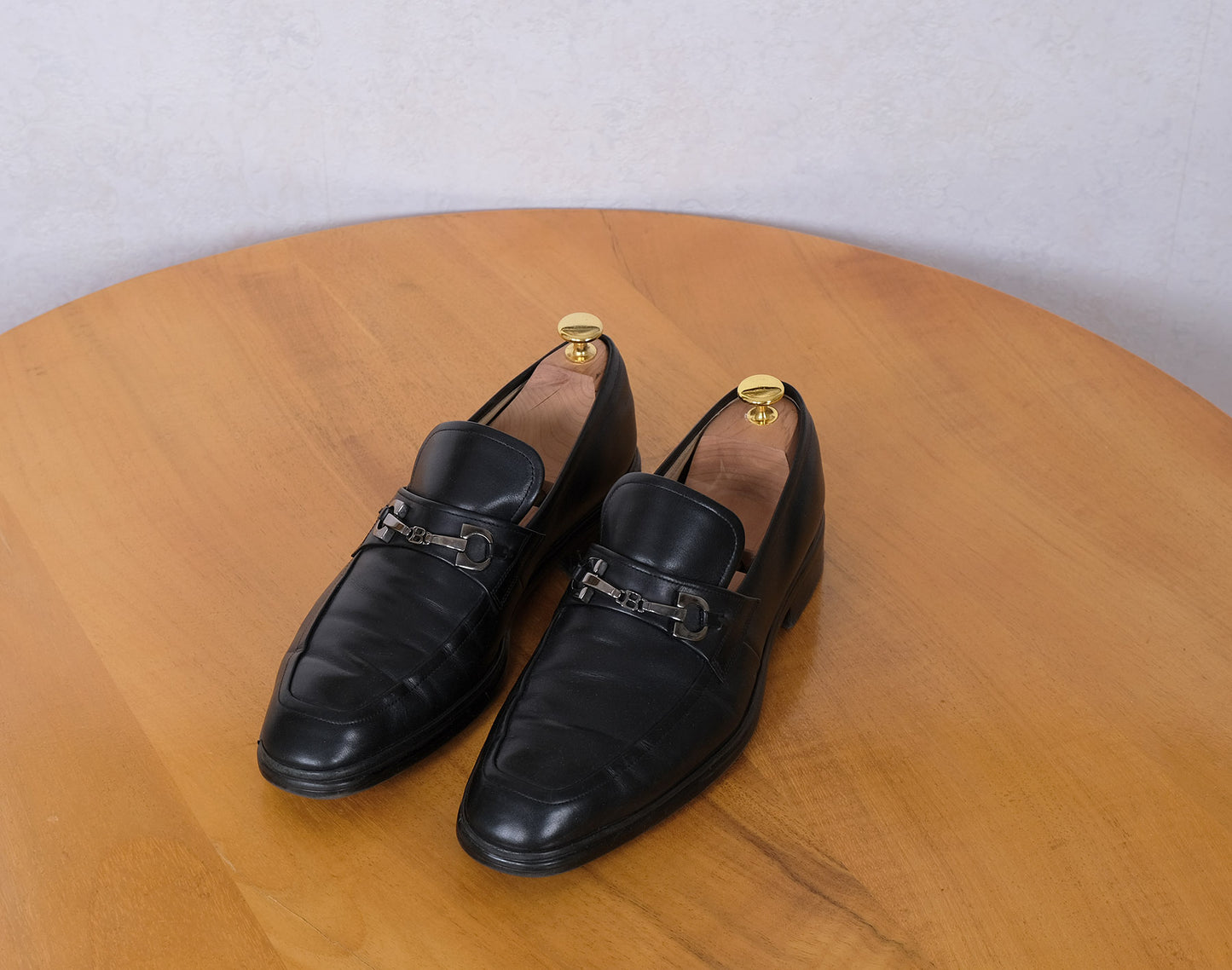 Bally, mustat louferit, koko 42, leveä lesti