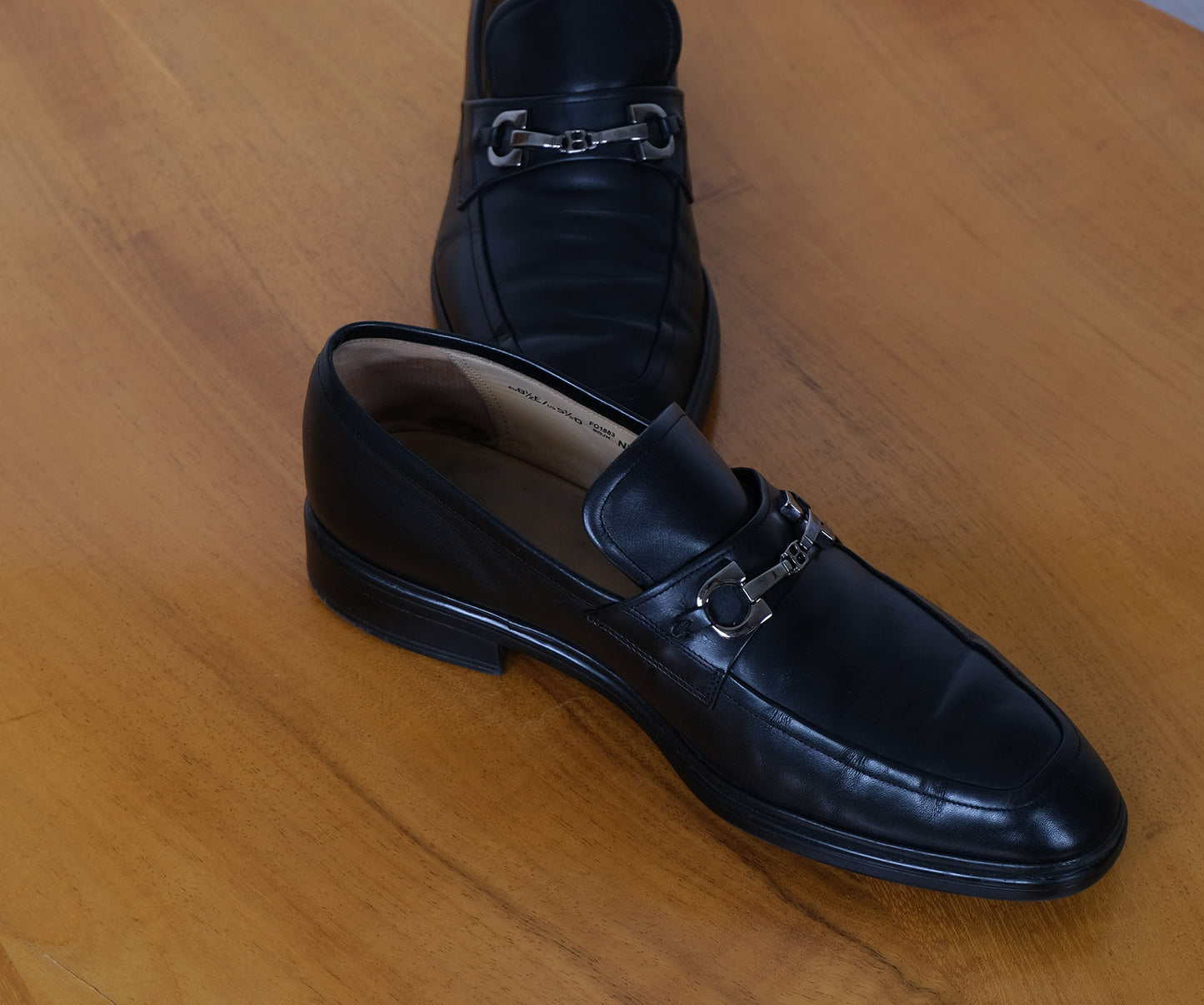 Bally, mustat louferit, koko 42, leveä lesti