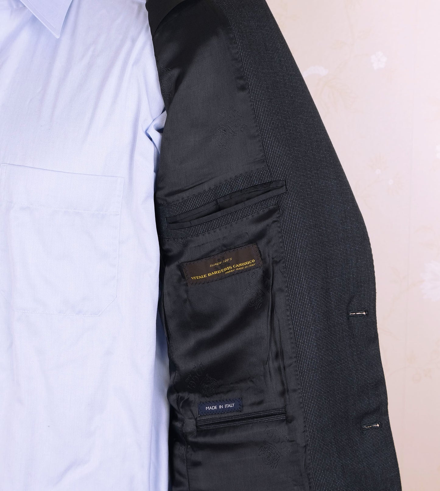 Boggi, navy blue suit, size 50EU, slim