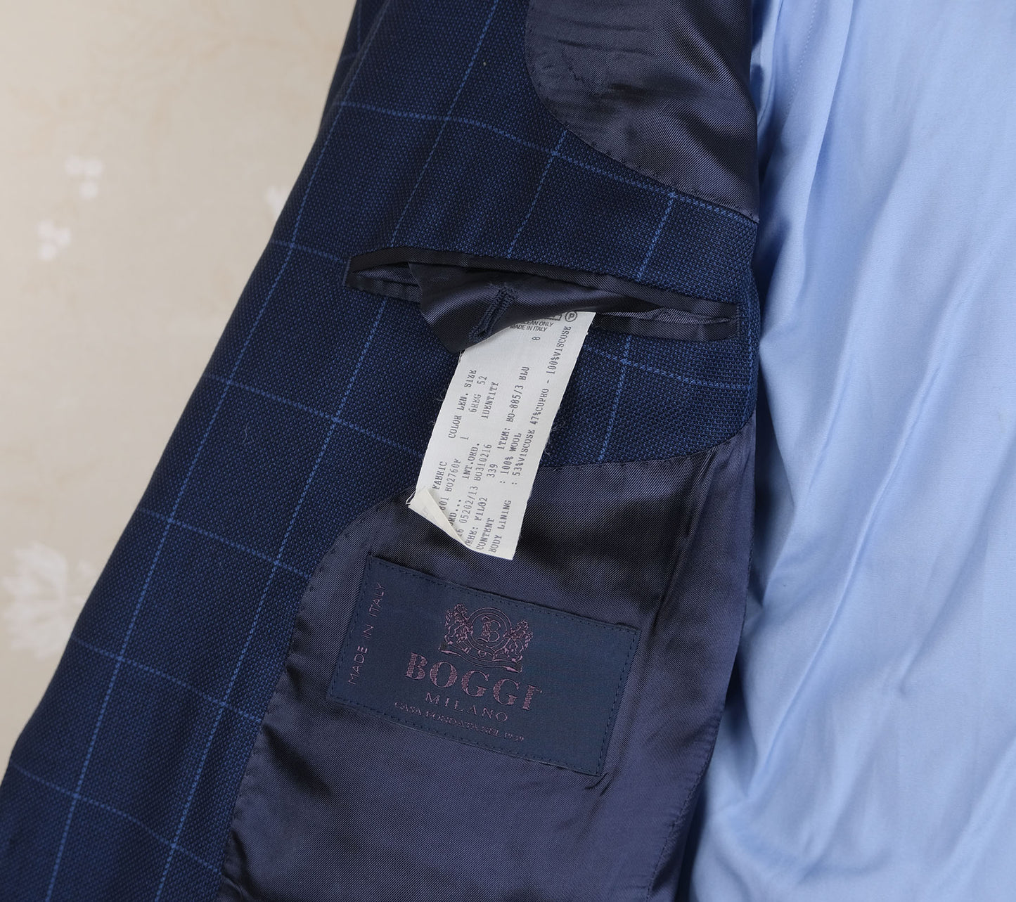 Boggi, navy blue suit, size 50EU, slim