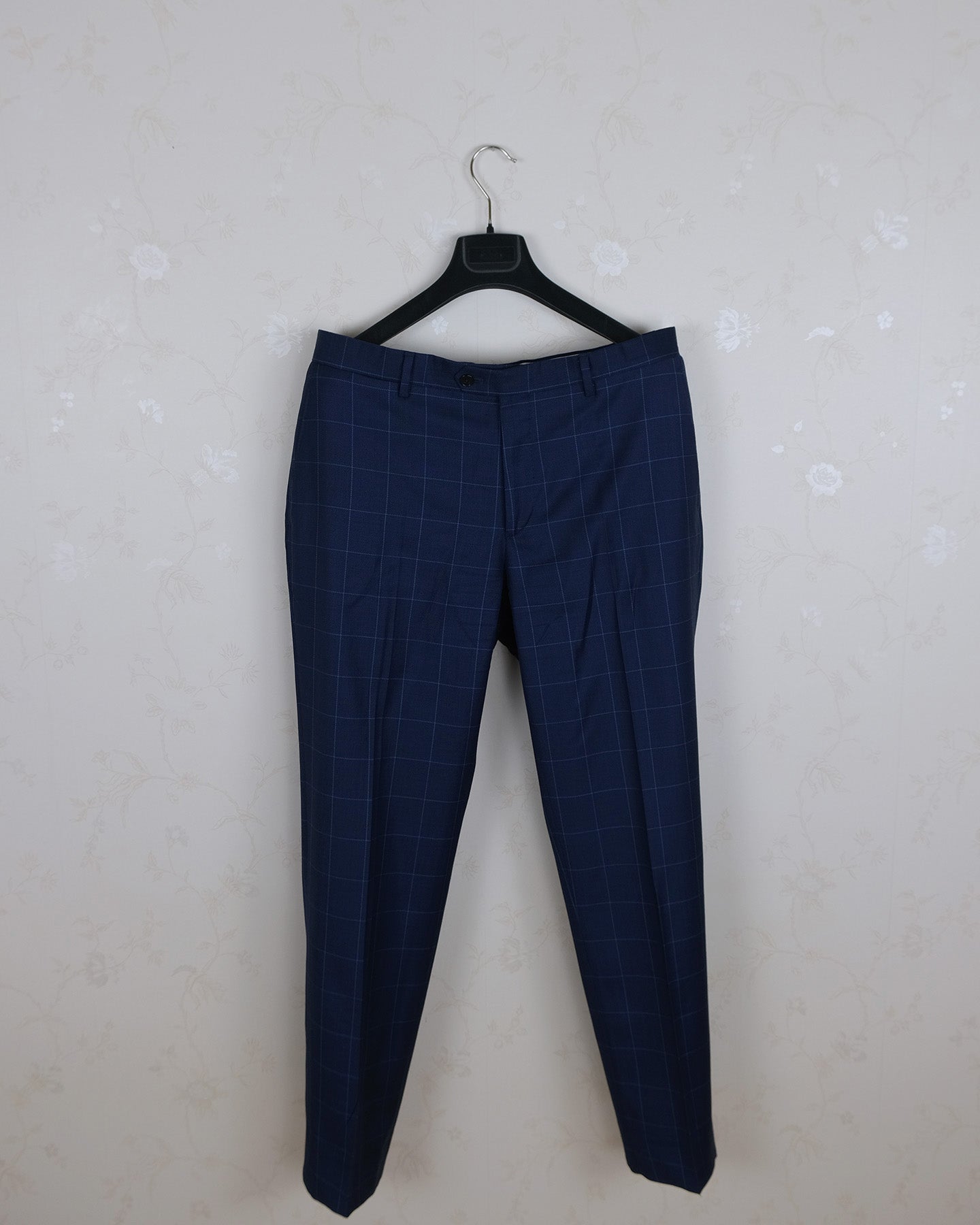 Boggi, navy blue suit, size 50EU, slim