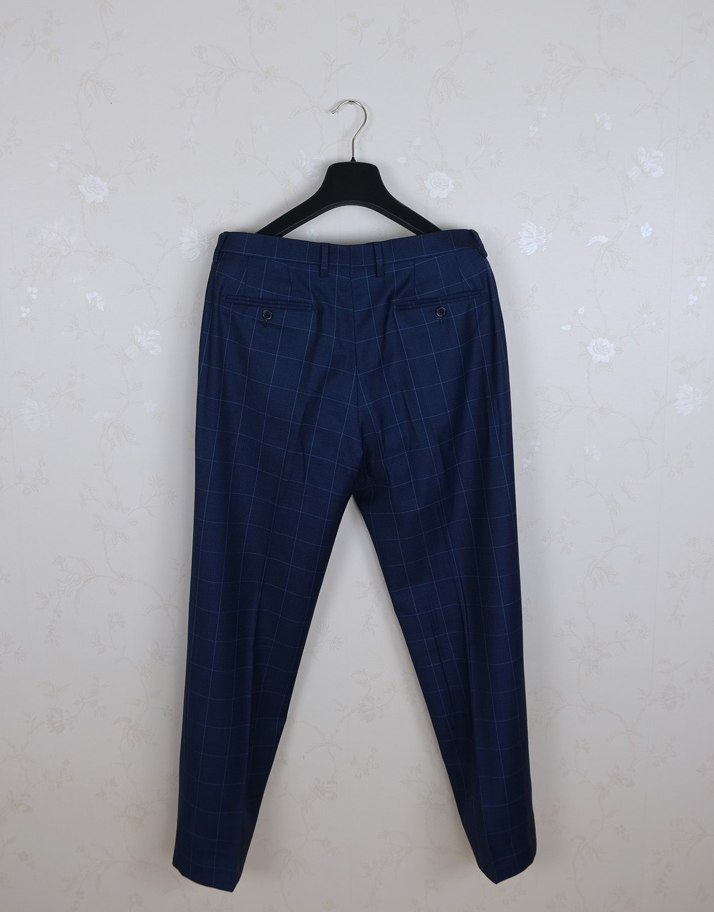 Boggi, navy blue suit, size 50EU, slim