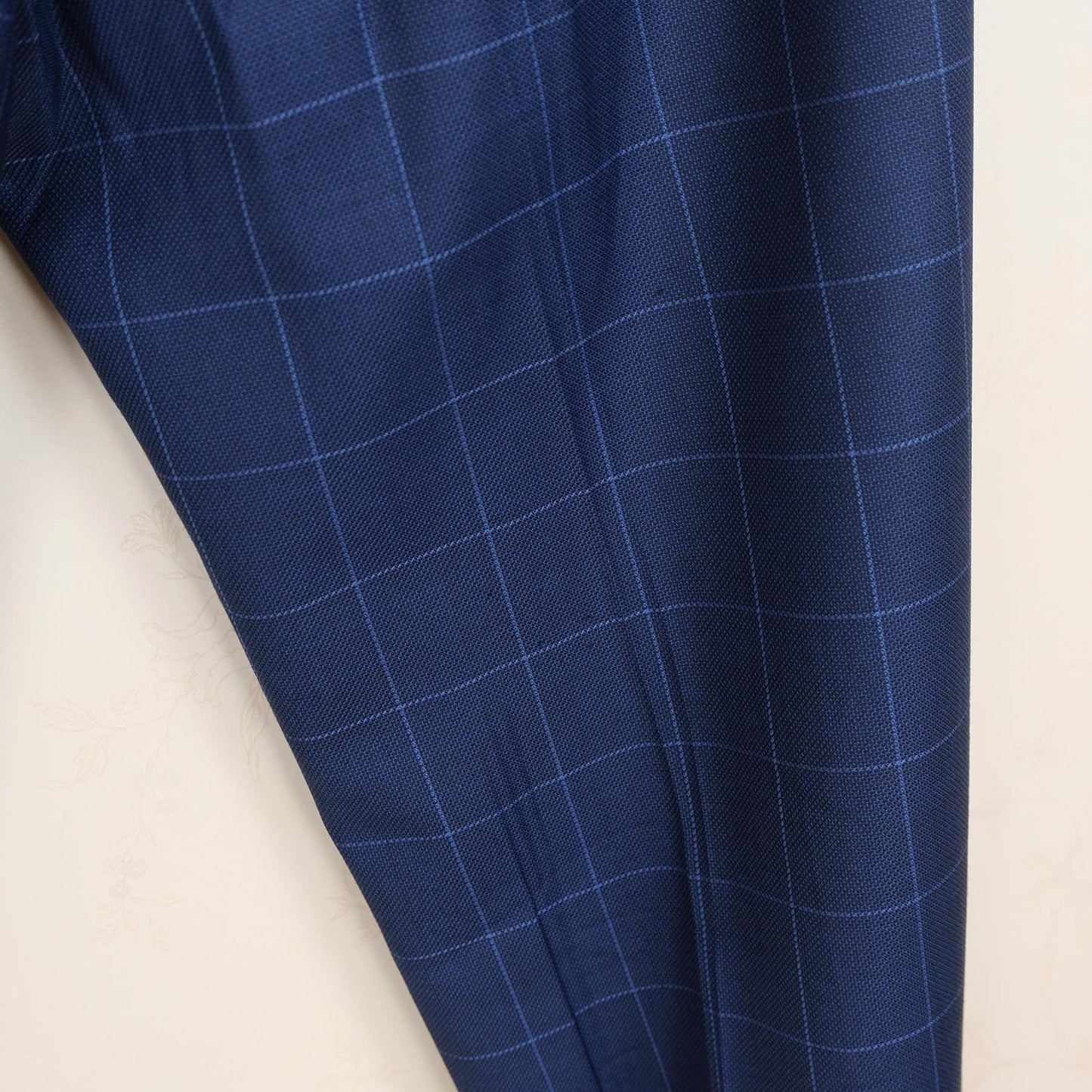 Boggi, navy blue suit, size 50EU, slim