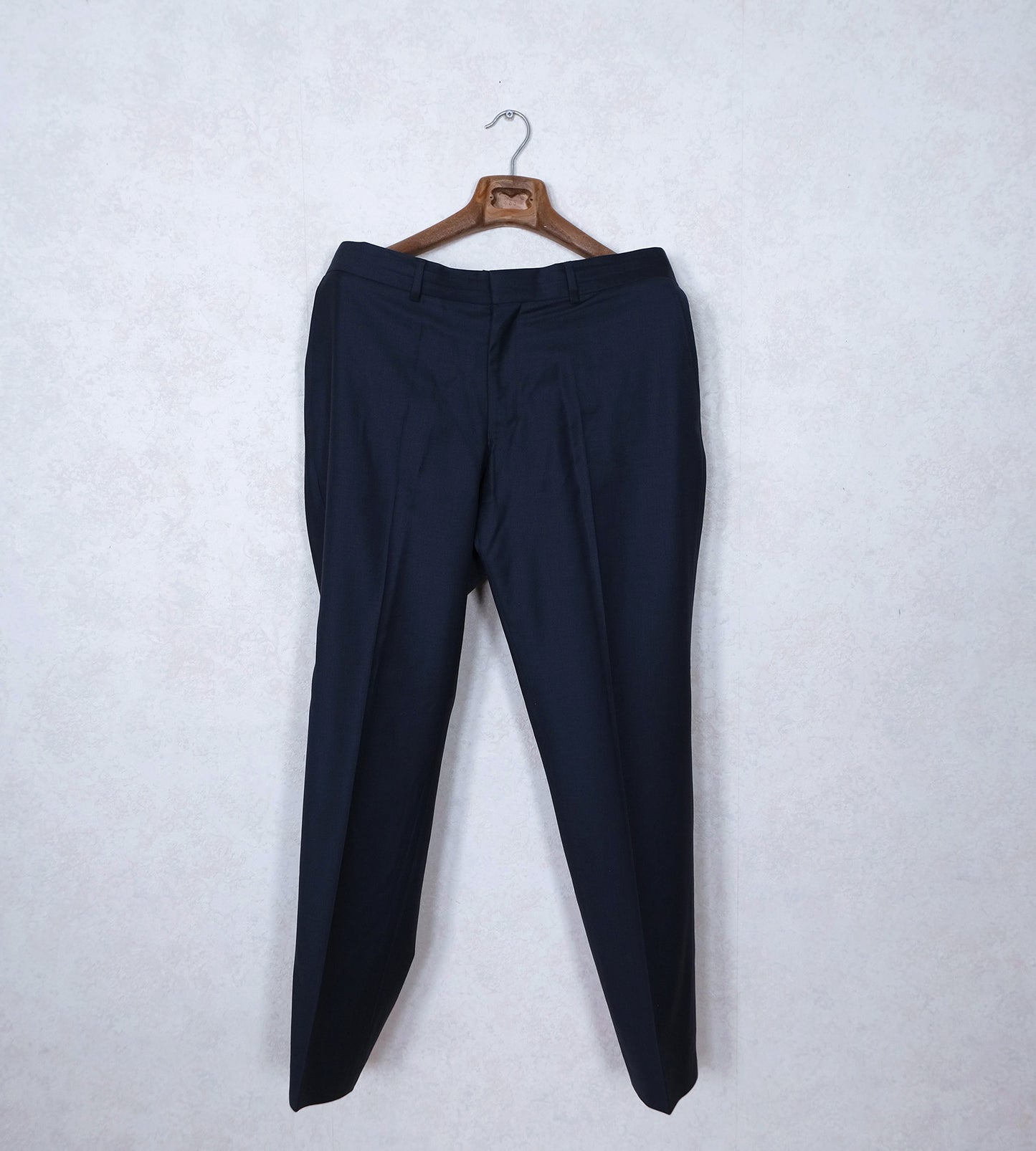 Cavaliere, dark blue suit, size 44UK, fine wool