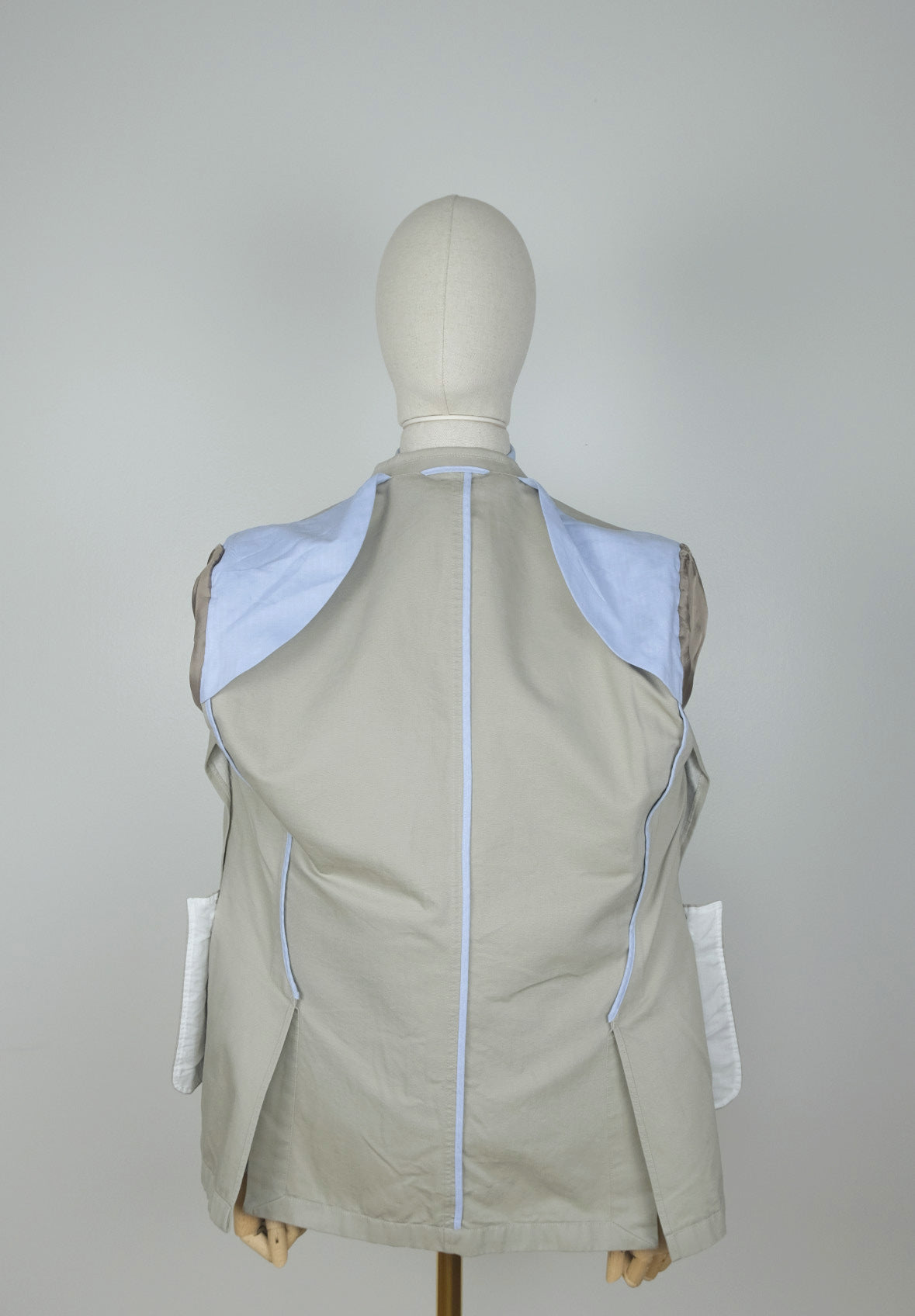 Charles Tyrwhitt, vaalea irtotakki, koko 54s