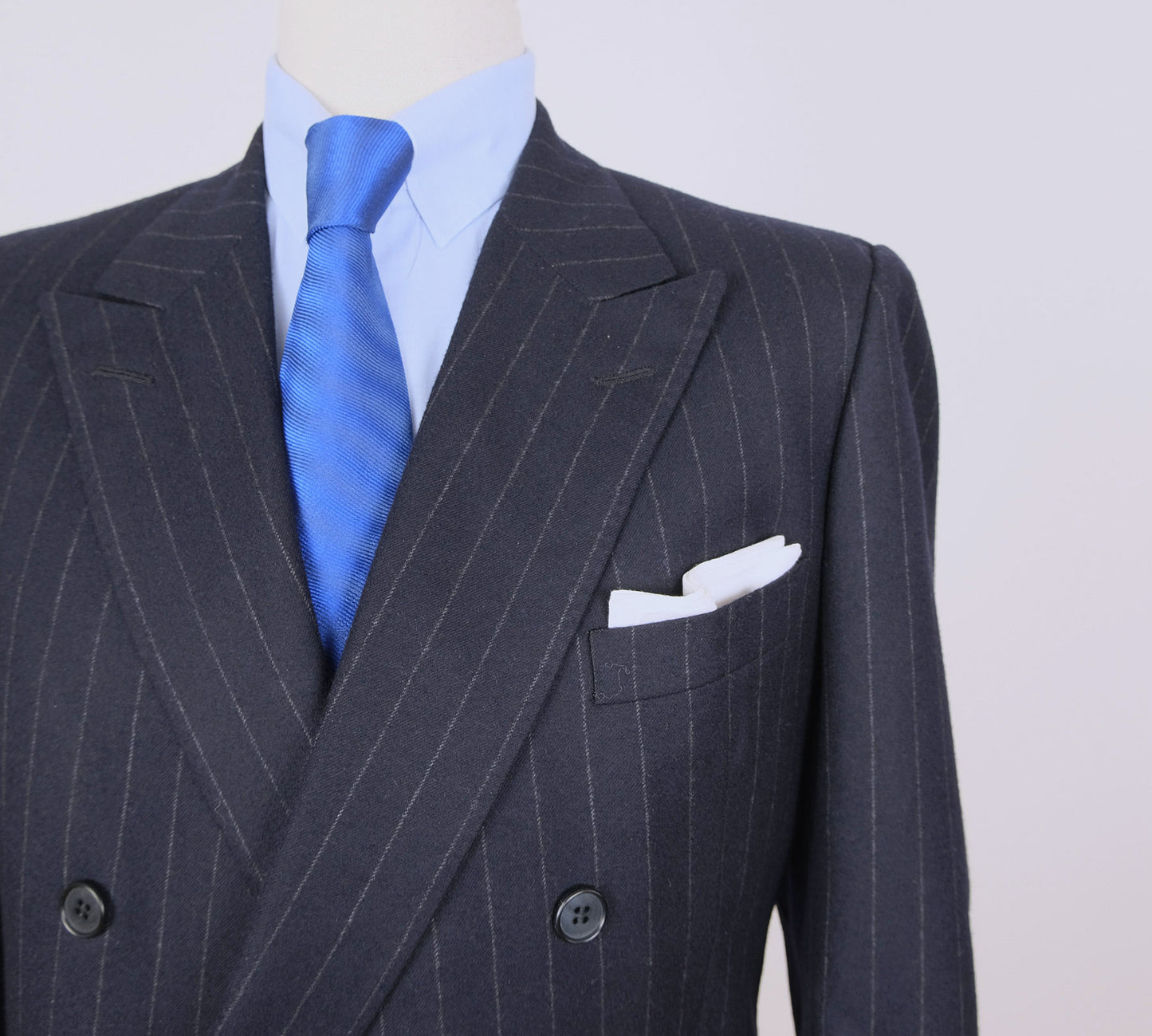 Chester Barrie, käsintehty tumma puku, koko 54, liituraita