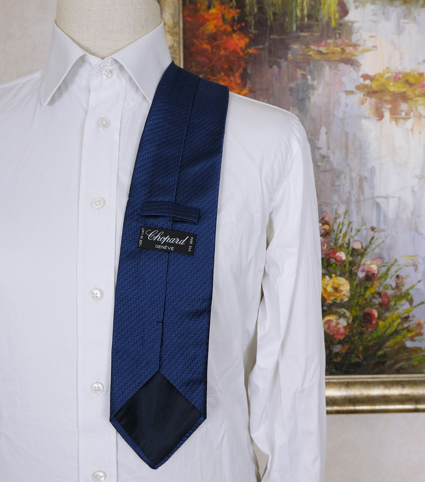 Chopard, tummansininen solmio, aaltokuvio