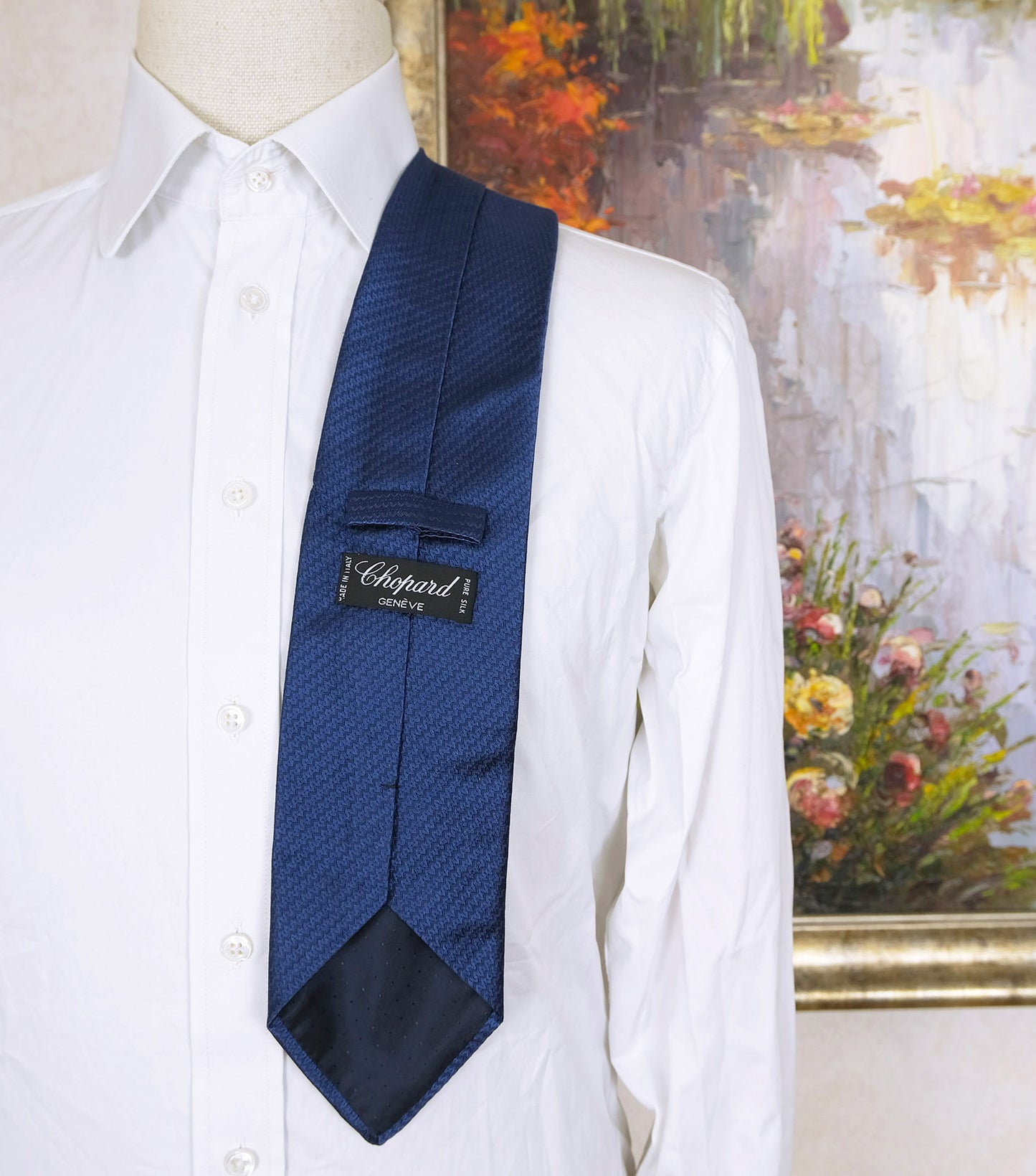 Chopard, tummansininen solmio, aaltokuvio