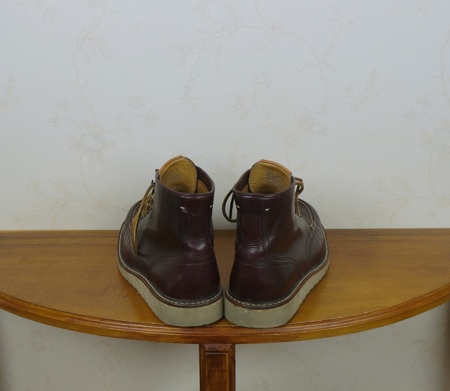 Coach, tummanpunaiset varsikengät, koko 42, Logger Boots