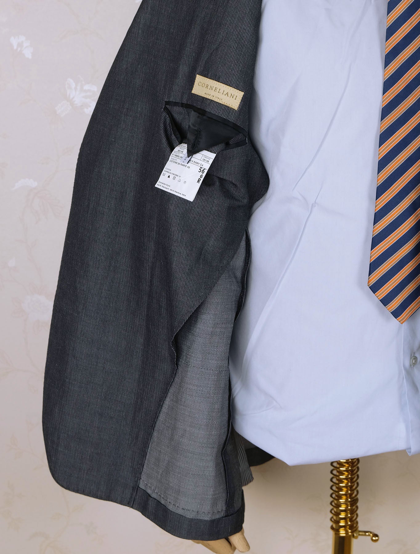 Corneliani, sininen irtotakki, koko 56, kevyt ja ilmava