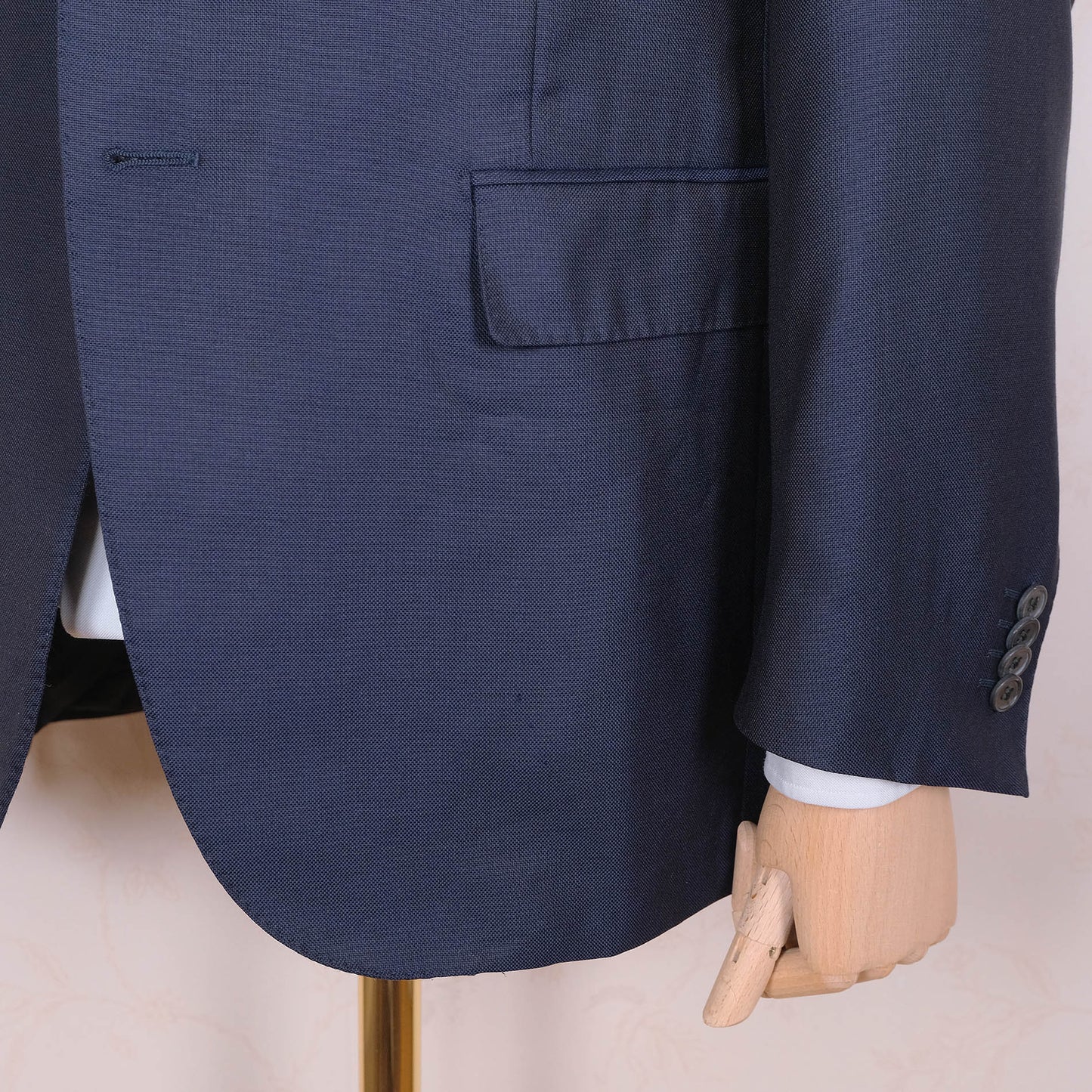Corneliani, tummansininen irtotakki, koko 52, silkkiä ja villaa