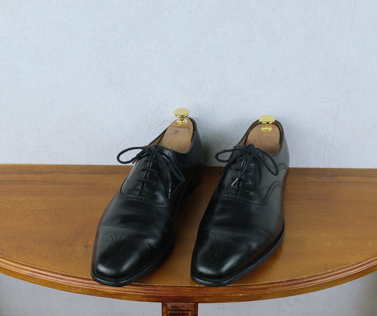Crockett & Jones, mustat pukukengät, koko 42, kumipohja