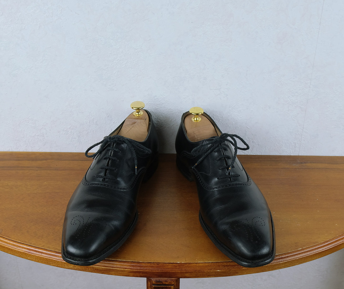 Crockett & Jones, mustat pukukengät, koko 42, kumipohja