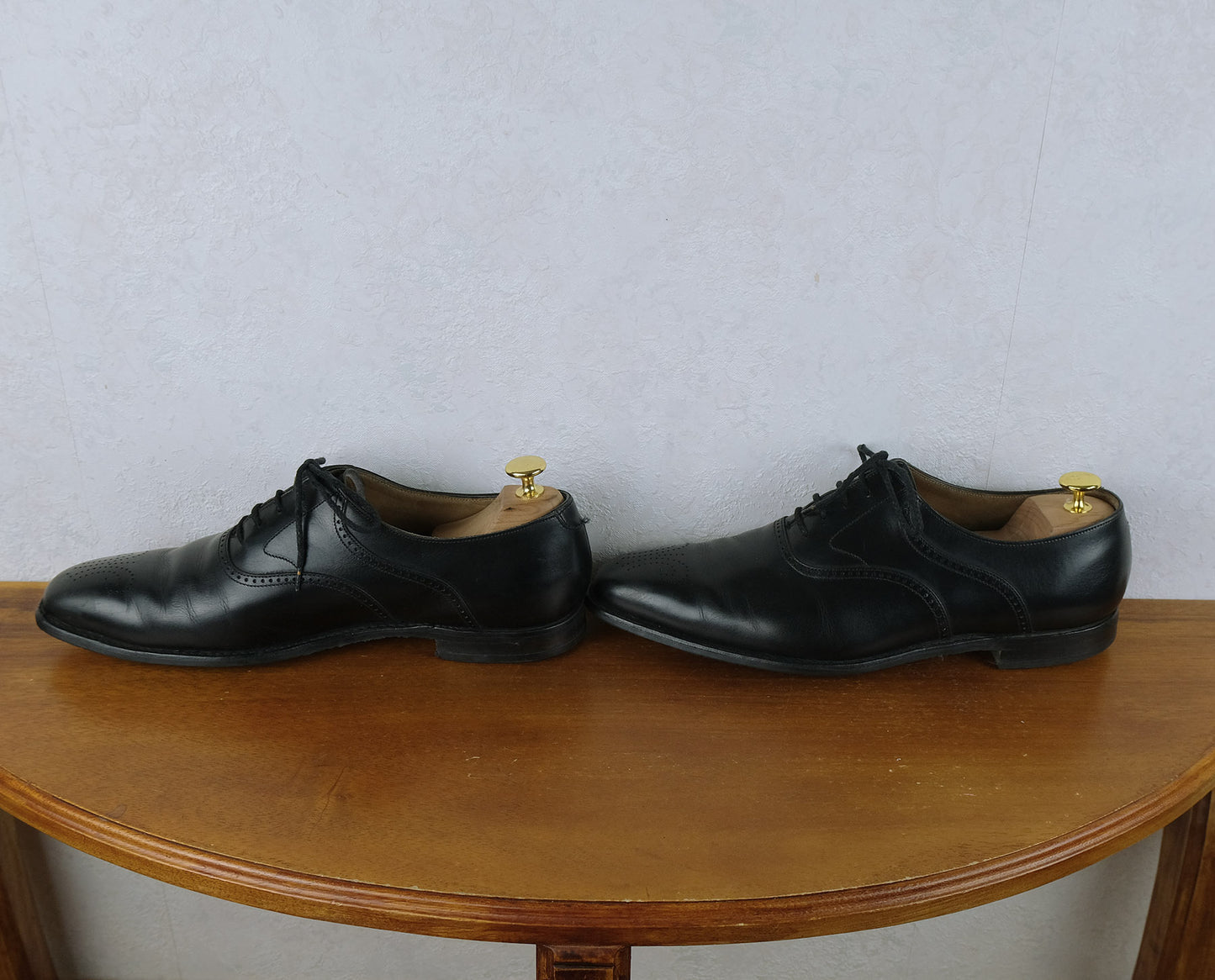 Crockett & Jones, mustat pukukengät, koko 42, kumipohja