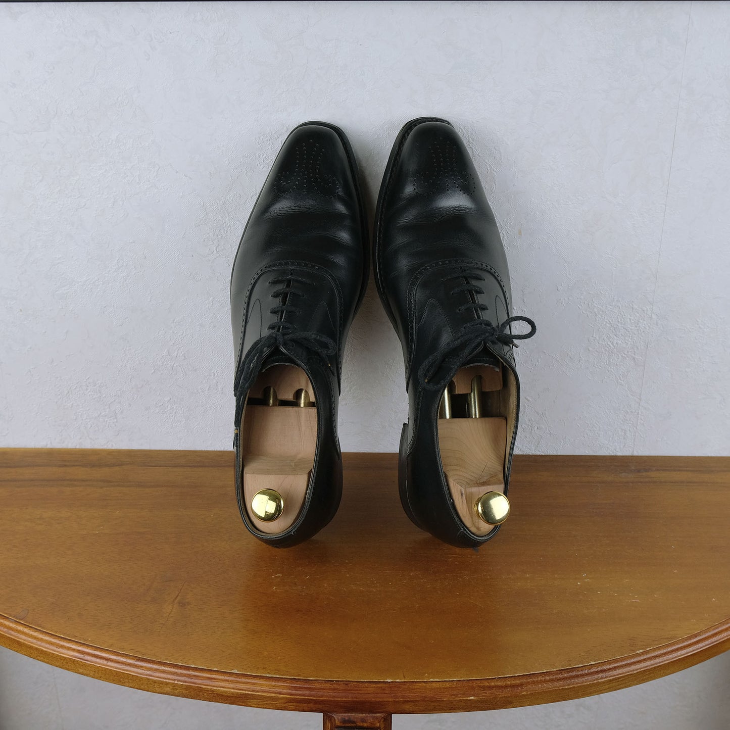 Crockett & Jones, mustat pukukengät, koko 42, kumipohja