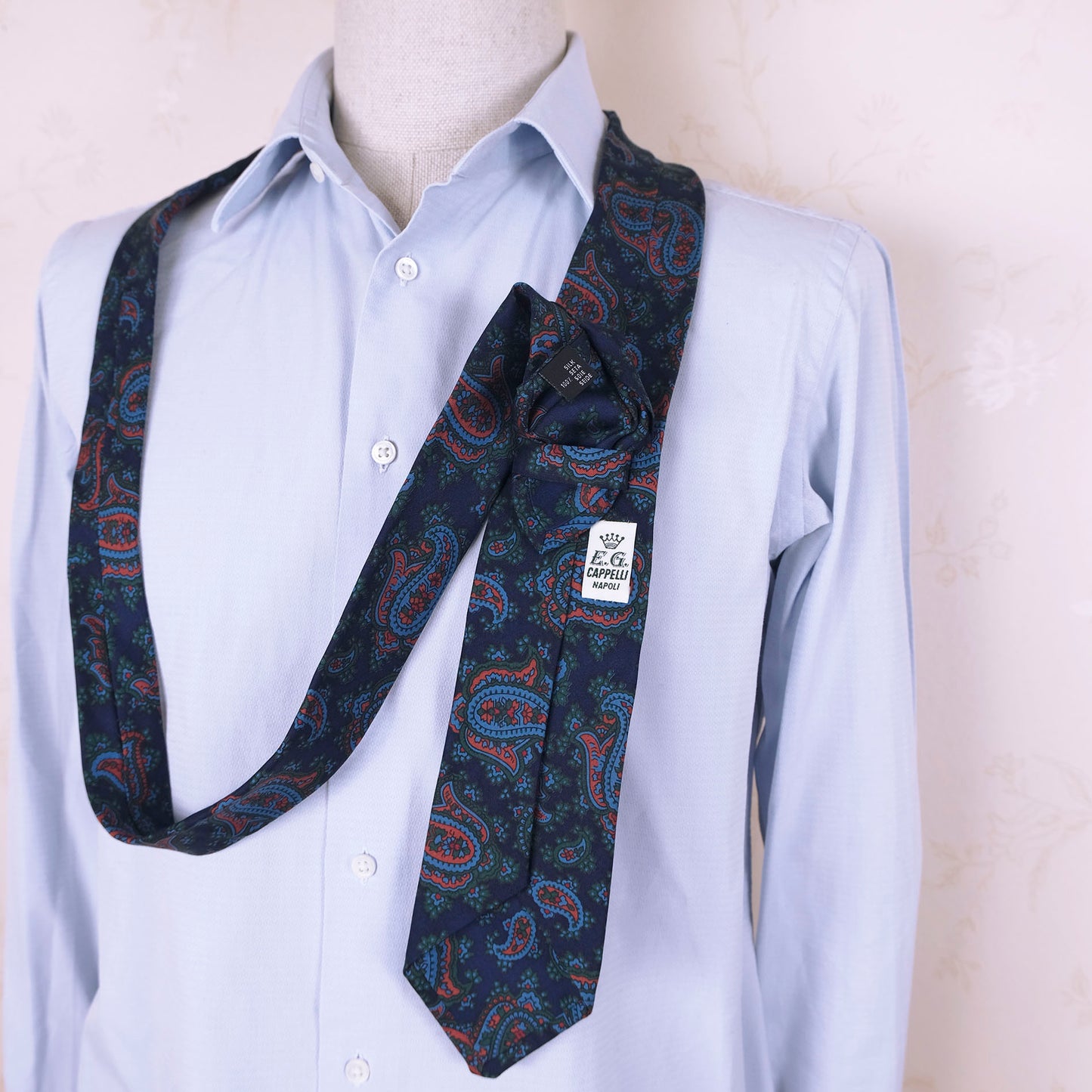 E.G. Cappelli, sininen solmio, käsintehty Napolissa