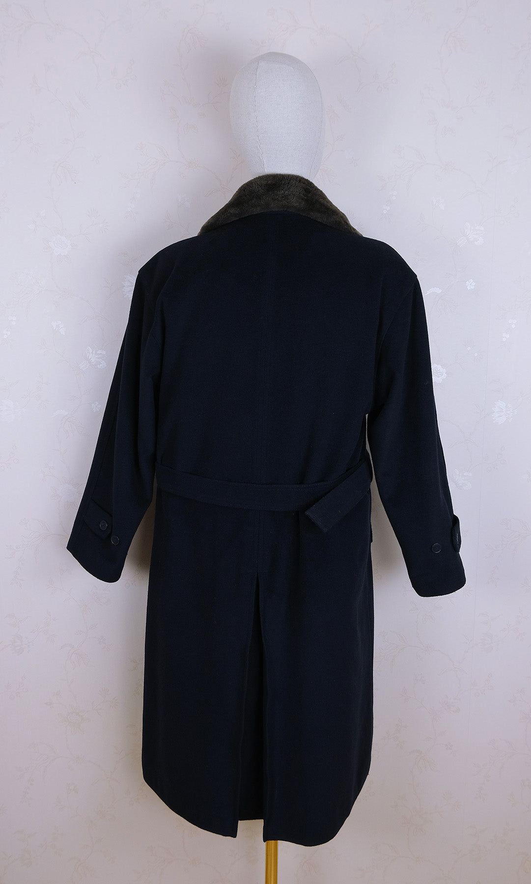 Furscandia, harvinainen sininen villakangastakki, koko XL, täysi turkisvuori