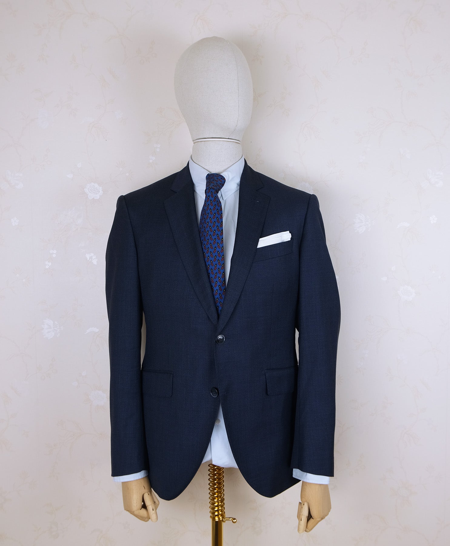 Hackett Mainio Tumma Puku Koko 50 Loro Piana kangas Pukimo Raivio hackett-mainio-tumma-puku-koko-50-loro-piana-kangas-pukimo-raivio