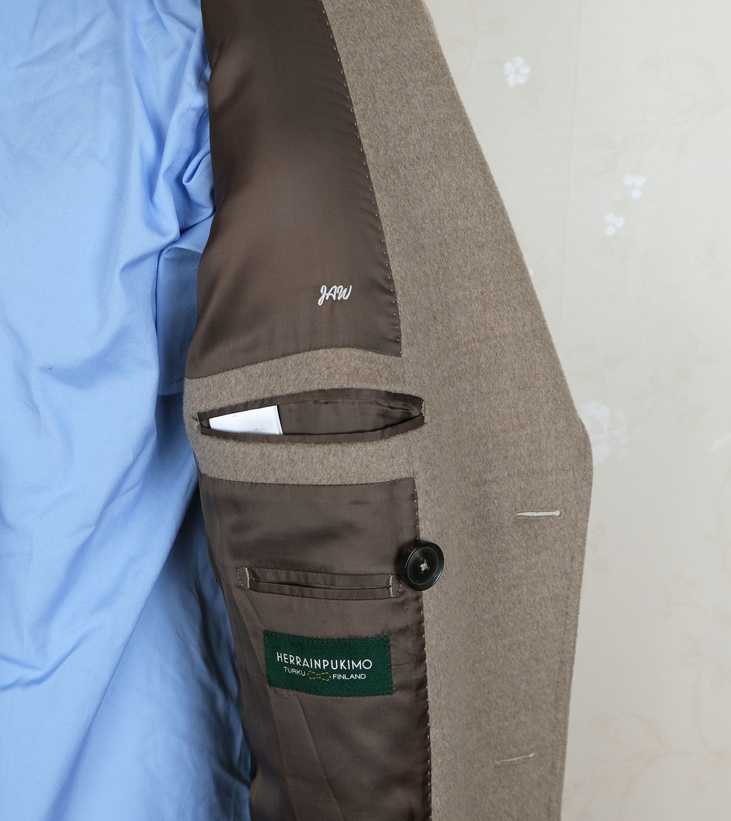 Herrainpukimo, vaalea villakangastakki, koko 48