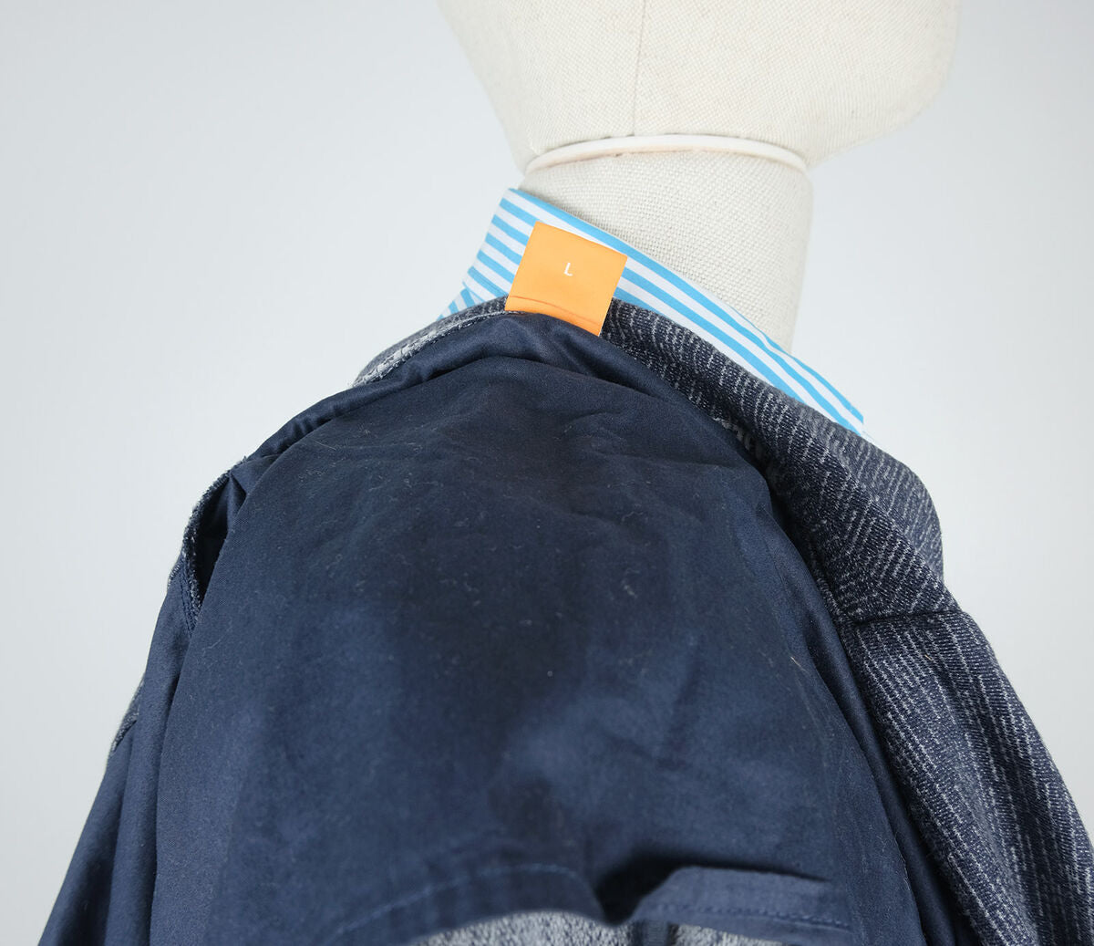 Hugo Boss, sininen neuletakki, koko L, hoikka