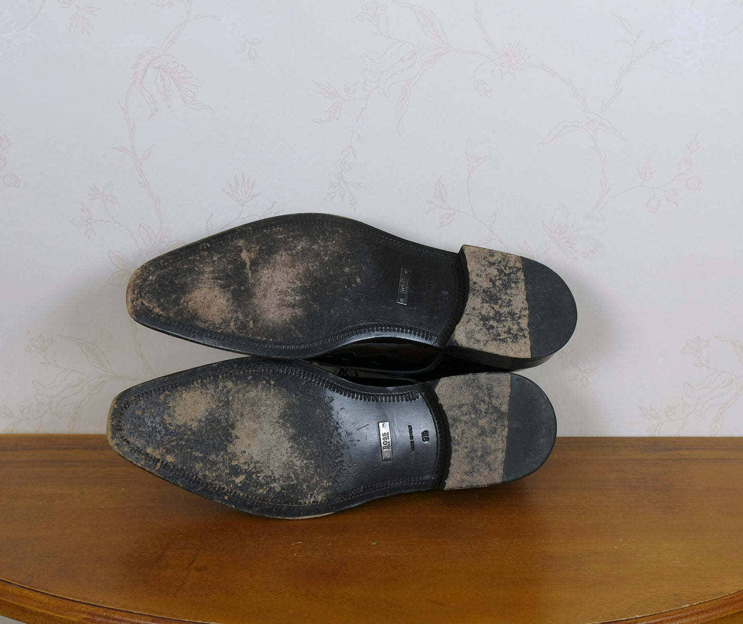 Hugo Boss, mustat lakeerikengät, koko 43.5, kiiltonahkakengät smokille tai frakille