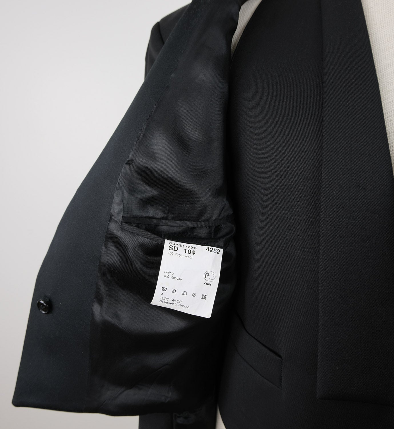Turo Tailor, frakki, koko 54, mukana liivi