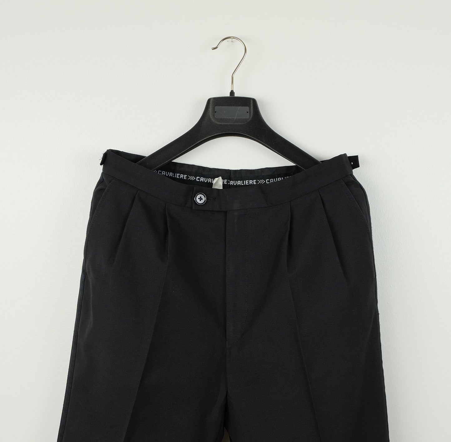 Cavaliere, smokki, koko 52, täyttä villaa