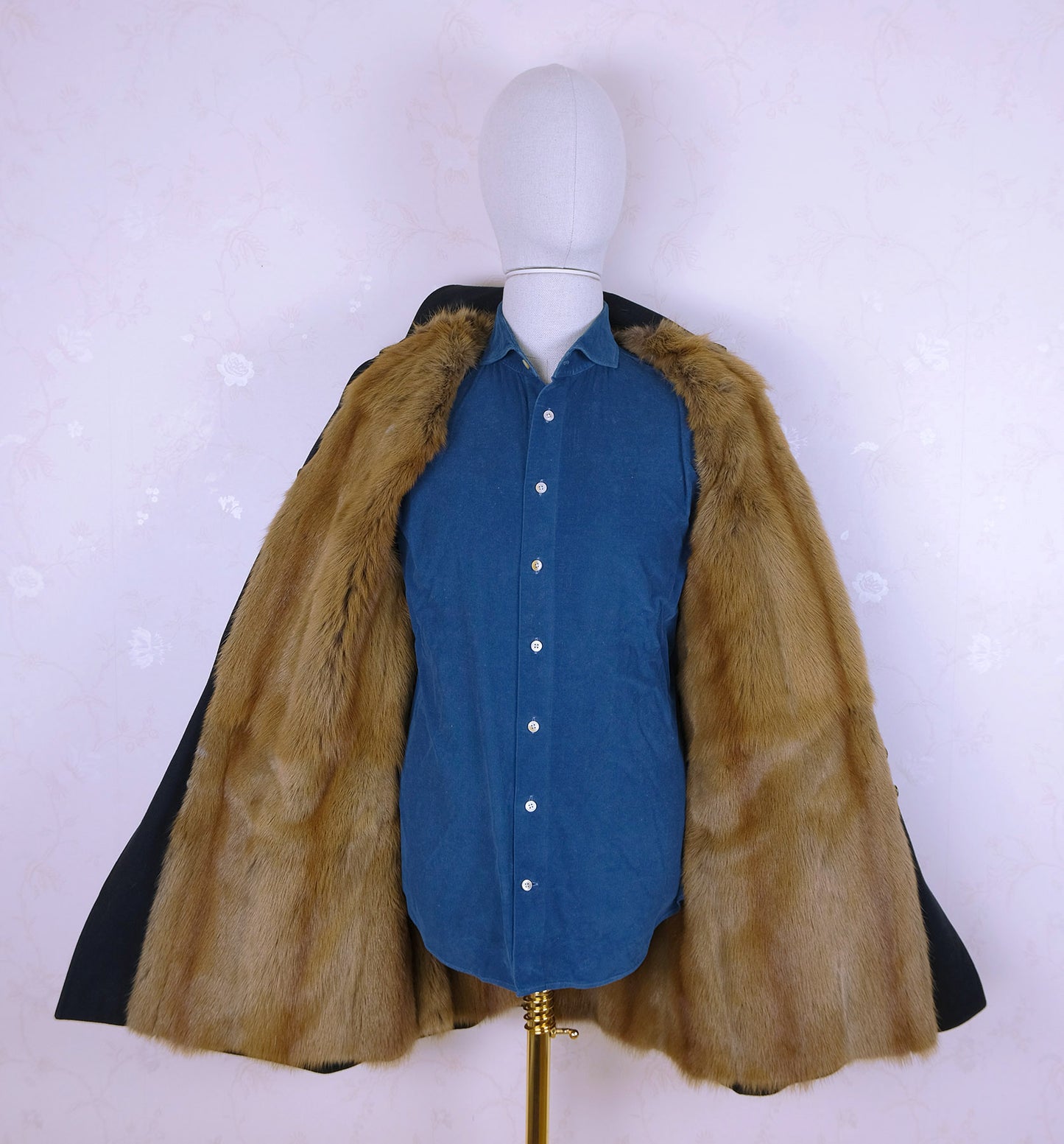 Luciano Barbera, sininen villakangastakki, koko 48, turkisvuori