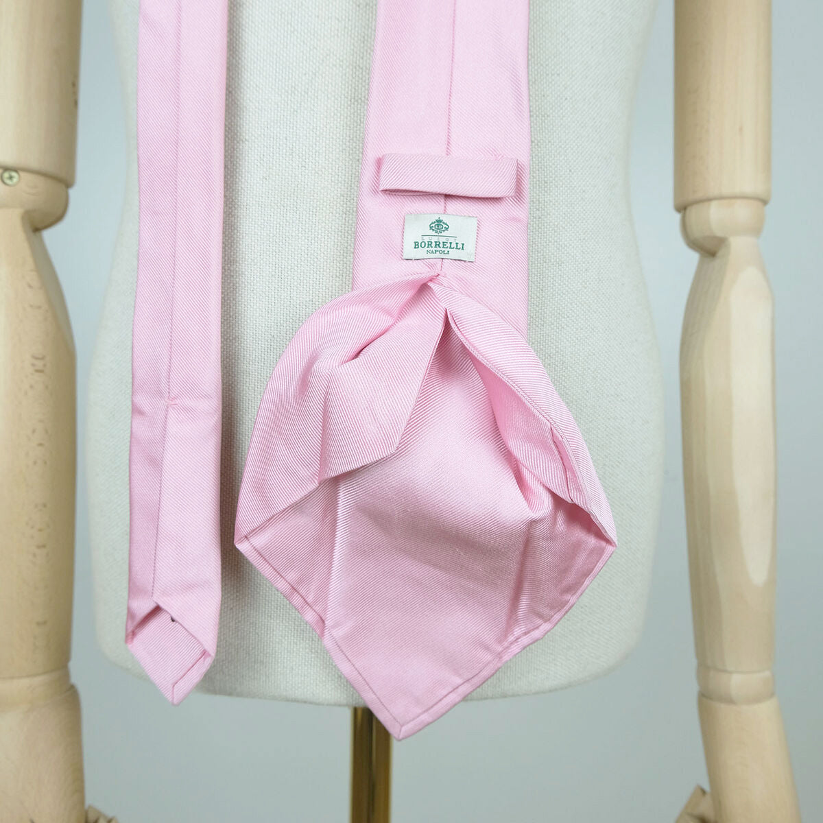 Luigi Borrelli, vaaleanpunainen solmio, 7-fold