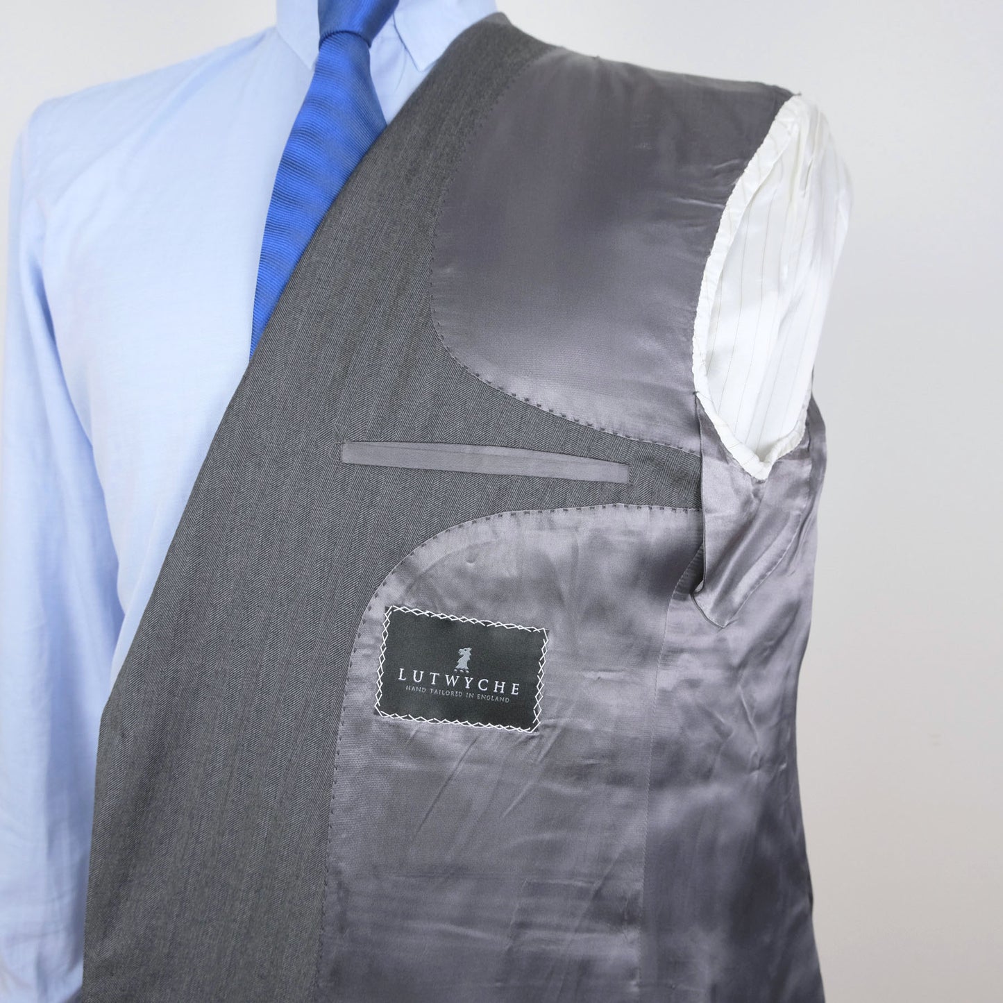 Lutwyche, gray bespoke suit, made in UK, size 42UK