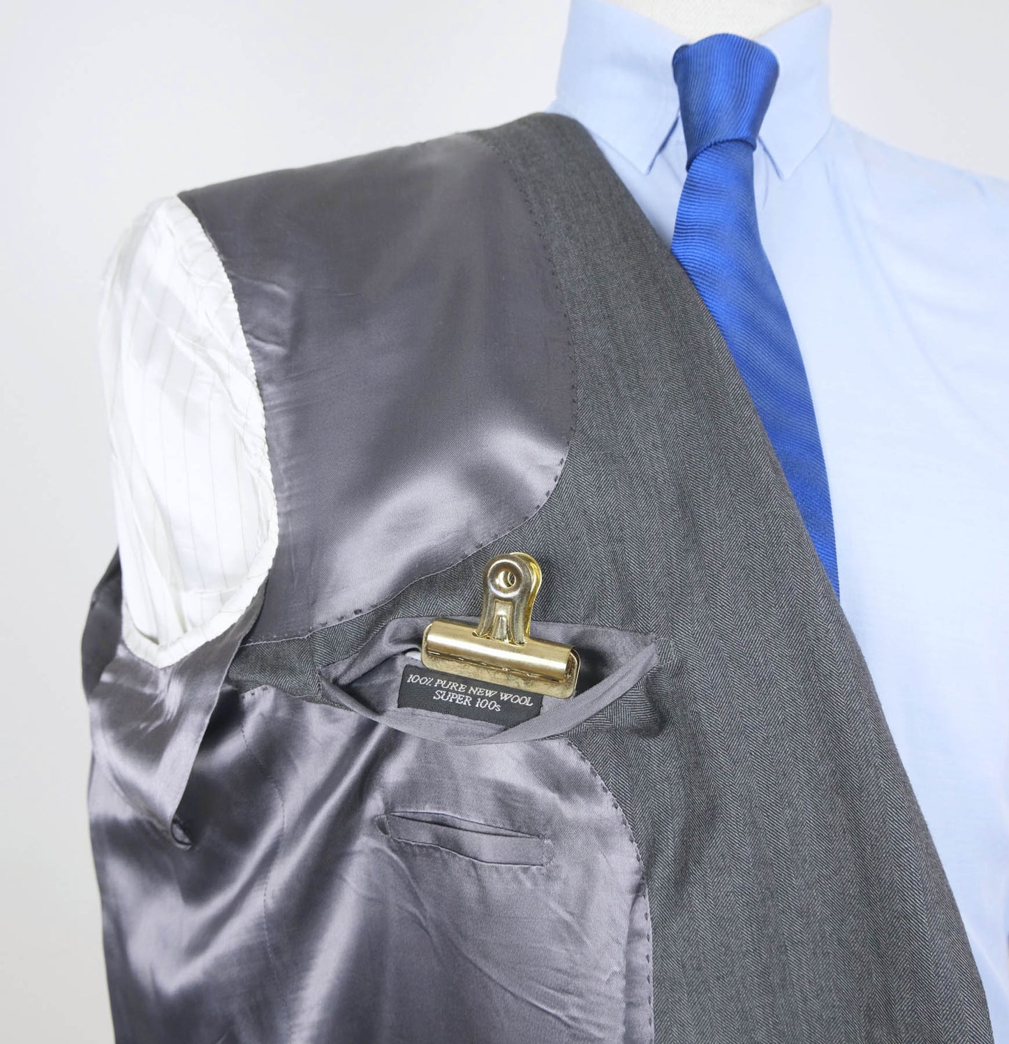 Lutwyche, gray bespoke suit, made in UK, size 42UK
