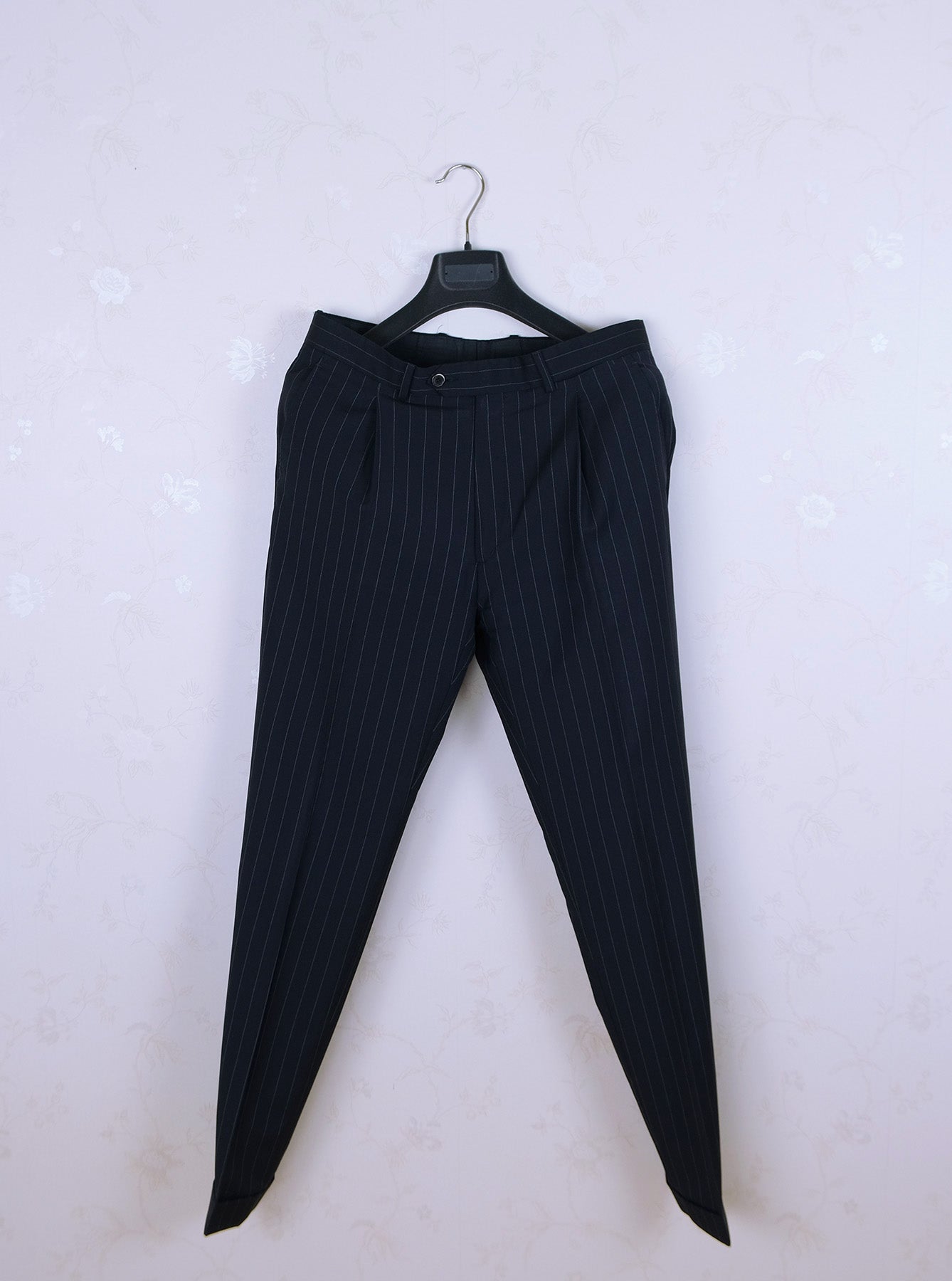 Mabro, dark blue pinstripe suit, size 48EU