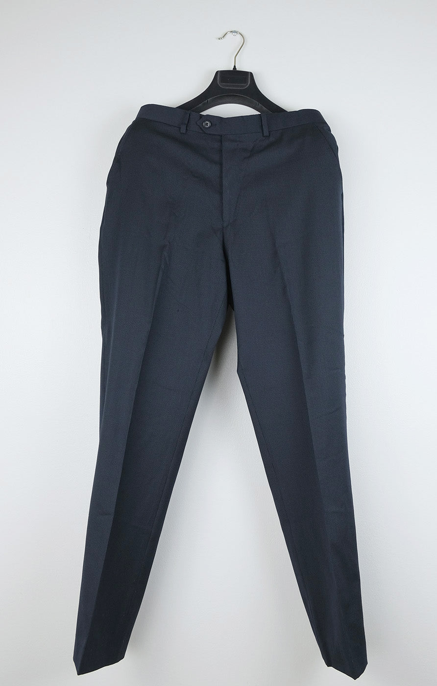 Paul Smith, navy pinstripe suit, size 50EU, slim, fancy lining