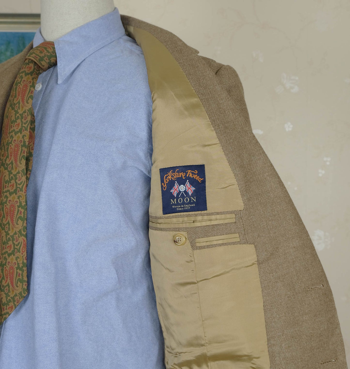 El Corte Inglés, light brown bespoke tweed jacket, size 40UK