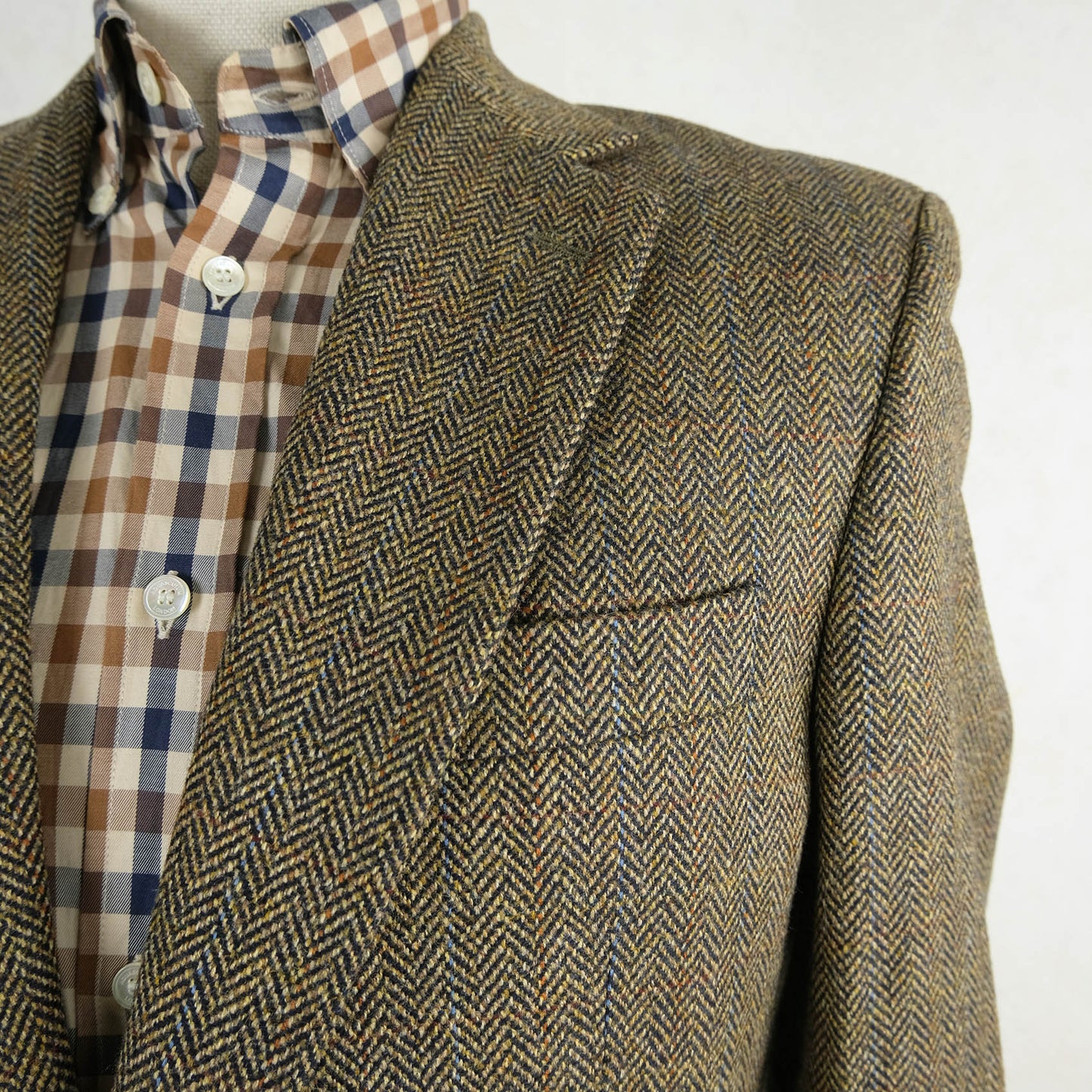 Oscar Jacobson, ruskea tweedtakki, koko 48, kalanruoto