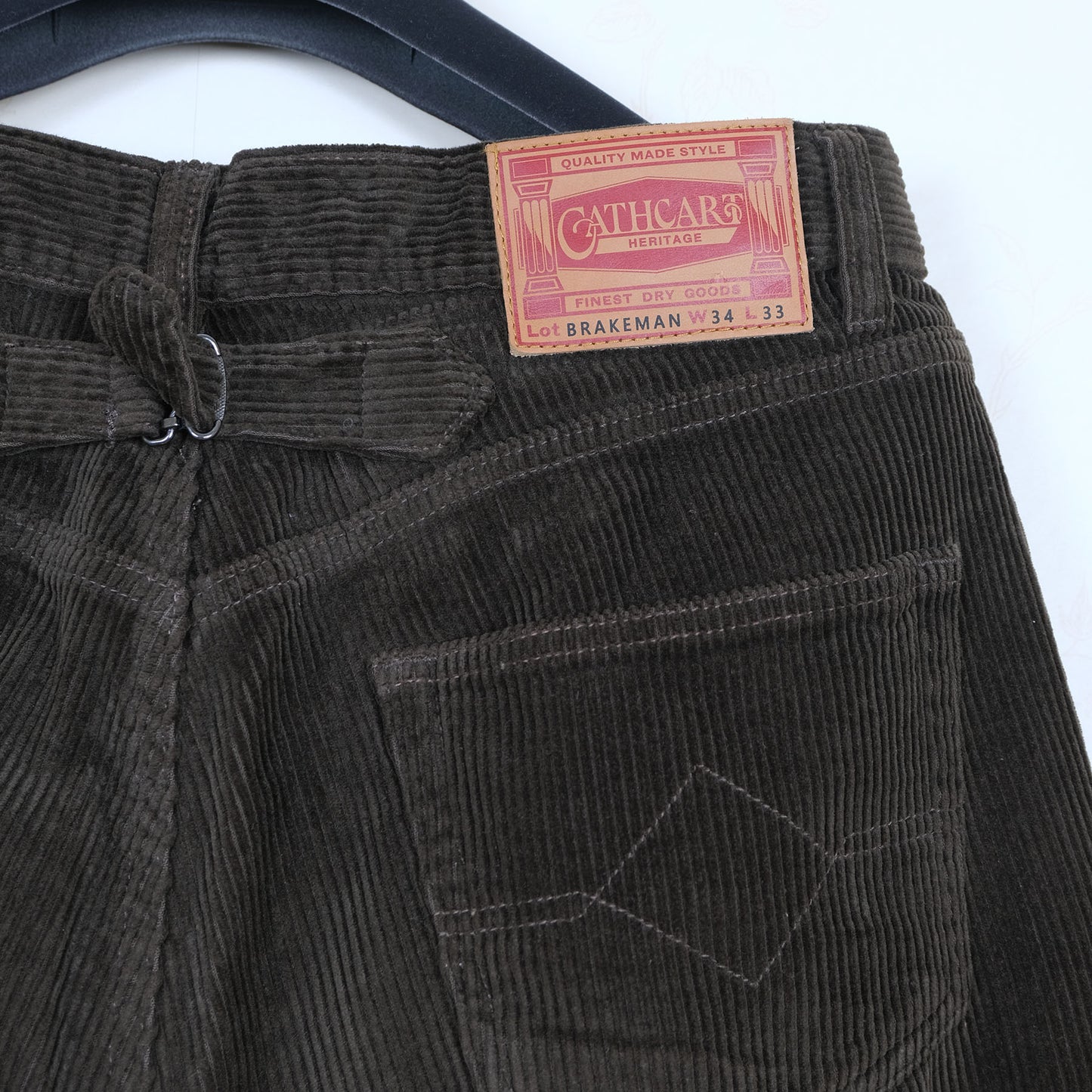 Simon James Cathcart, ruskeat vakosamettihousut, koko 34'', vintage-tyyliä