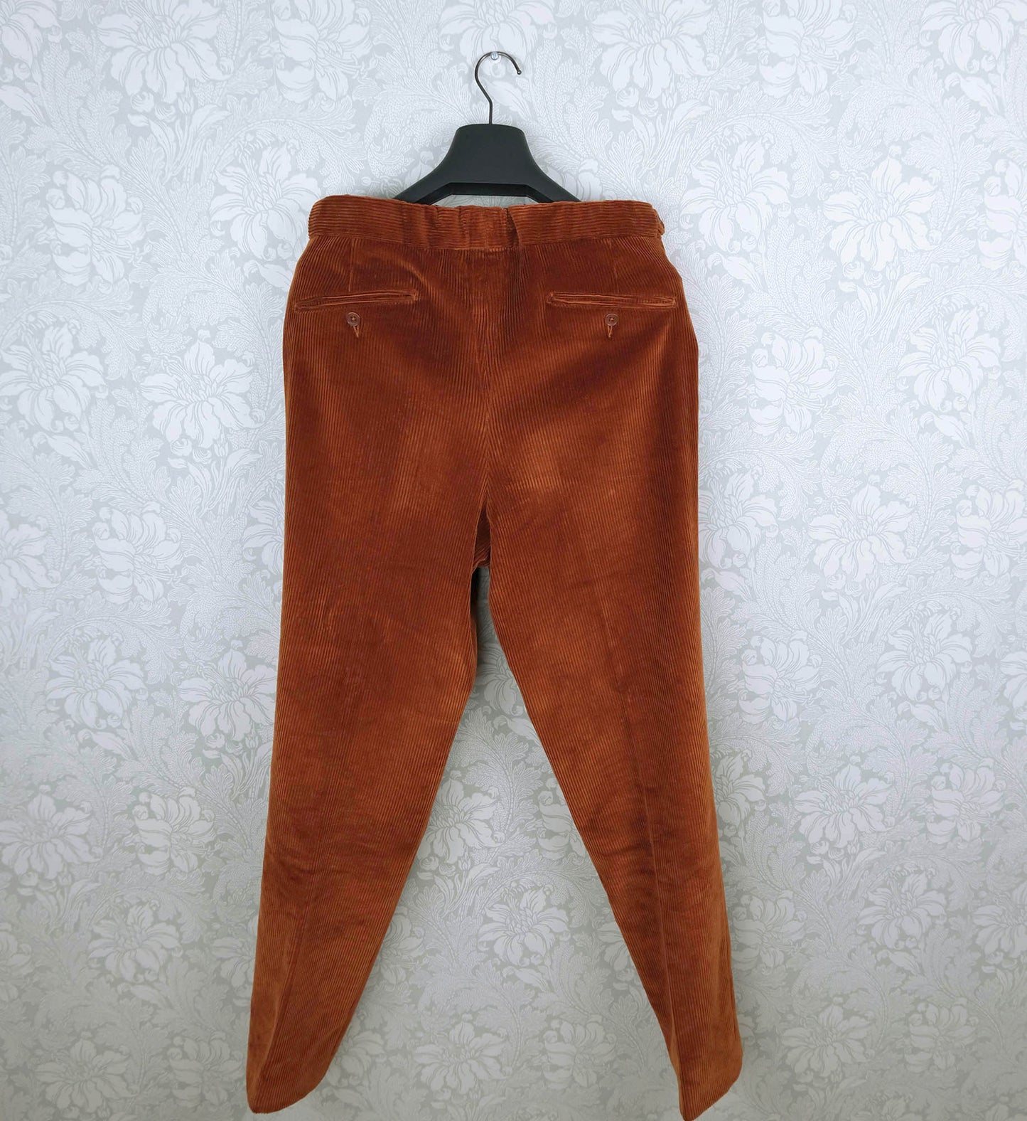 Herrainpukimo, orange corduroy suit, size 48EU
