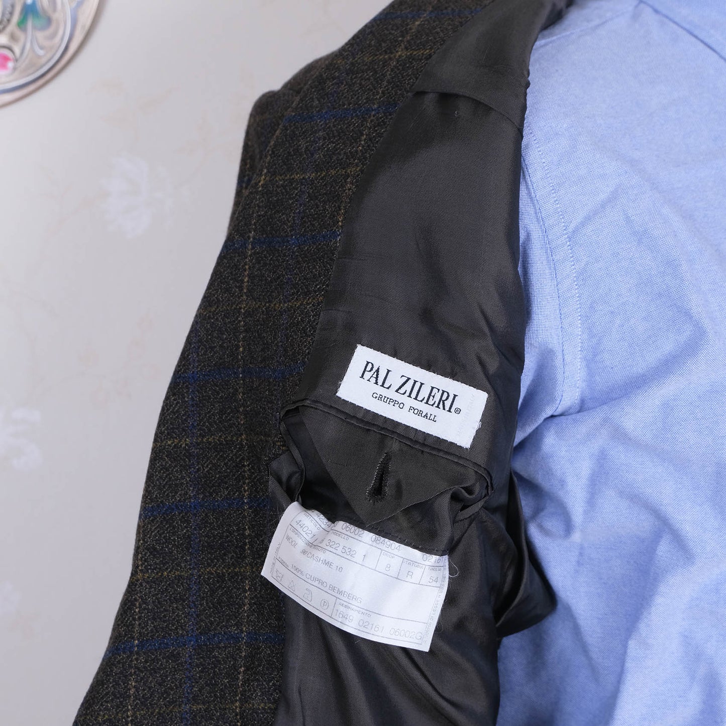 Eduard Dressler, dark pinstripe suit, size 56S EU