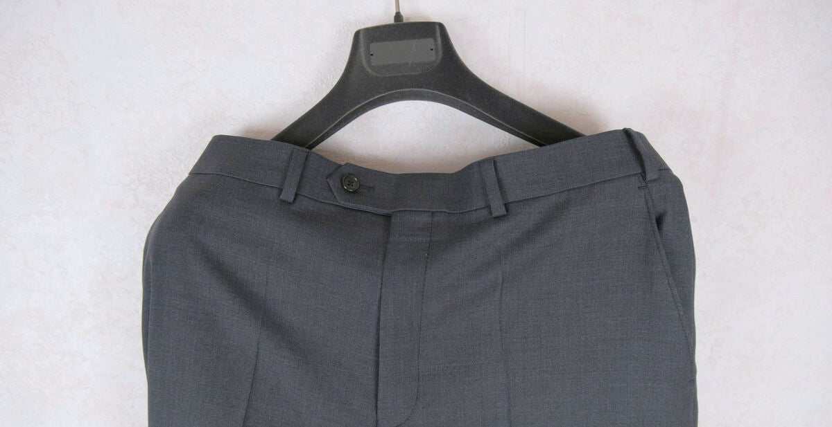 Ralph Lauren, smart grey suit, wool, size 42UK