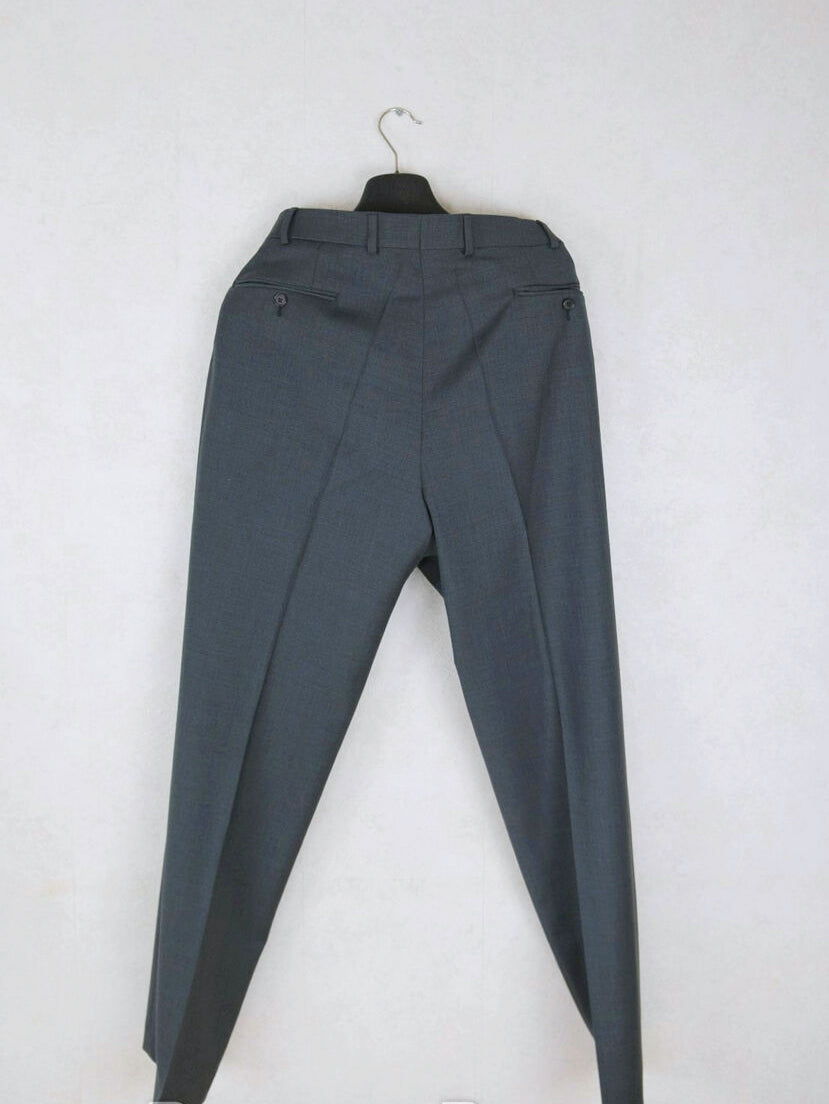Ralph Lauren, smart grey suit, wool, size 42UK