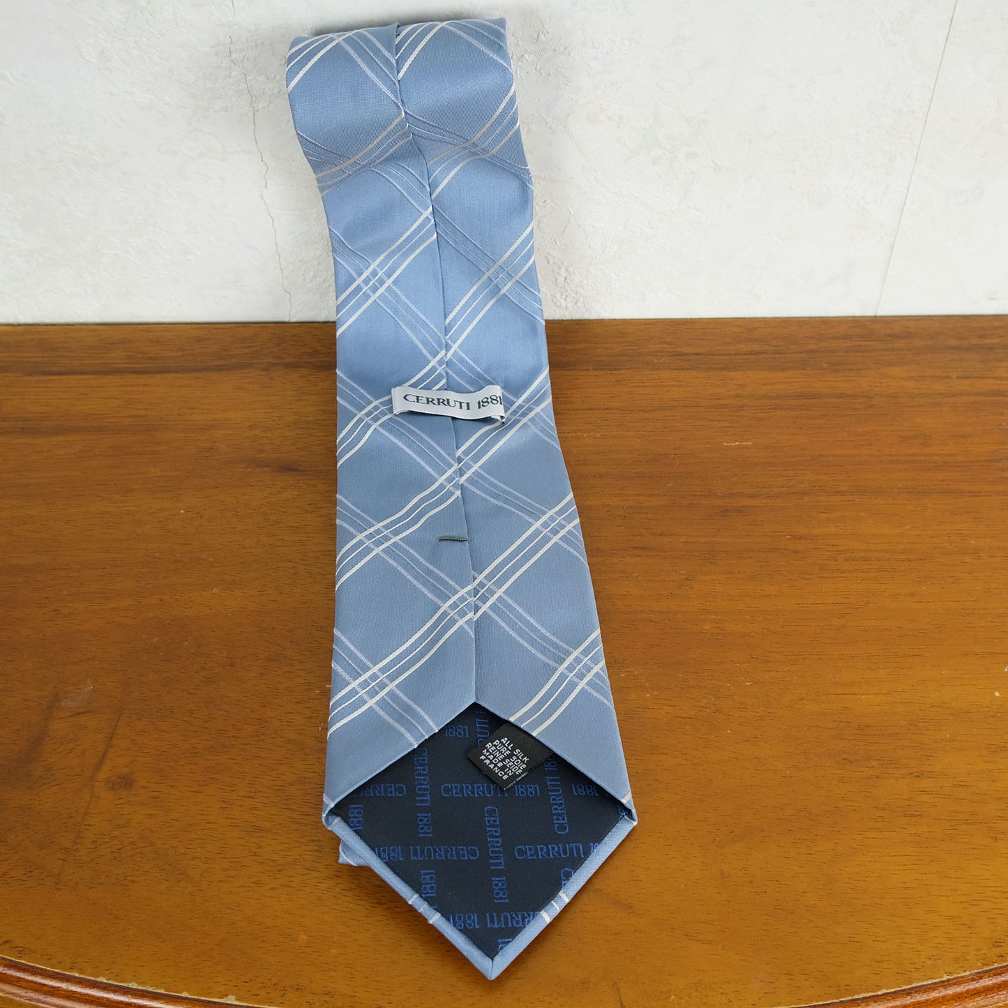 Cerruti, sininen solmio, tehty Ranskassa, silkkiä