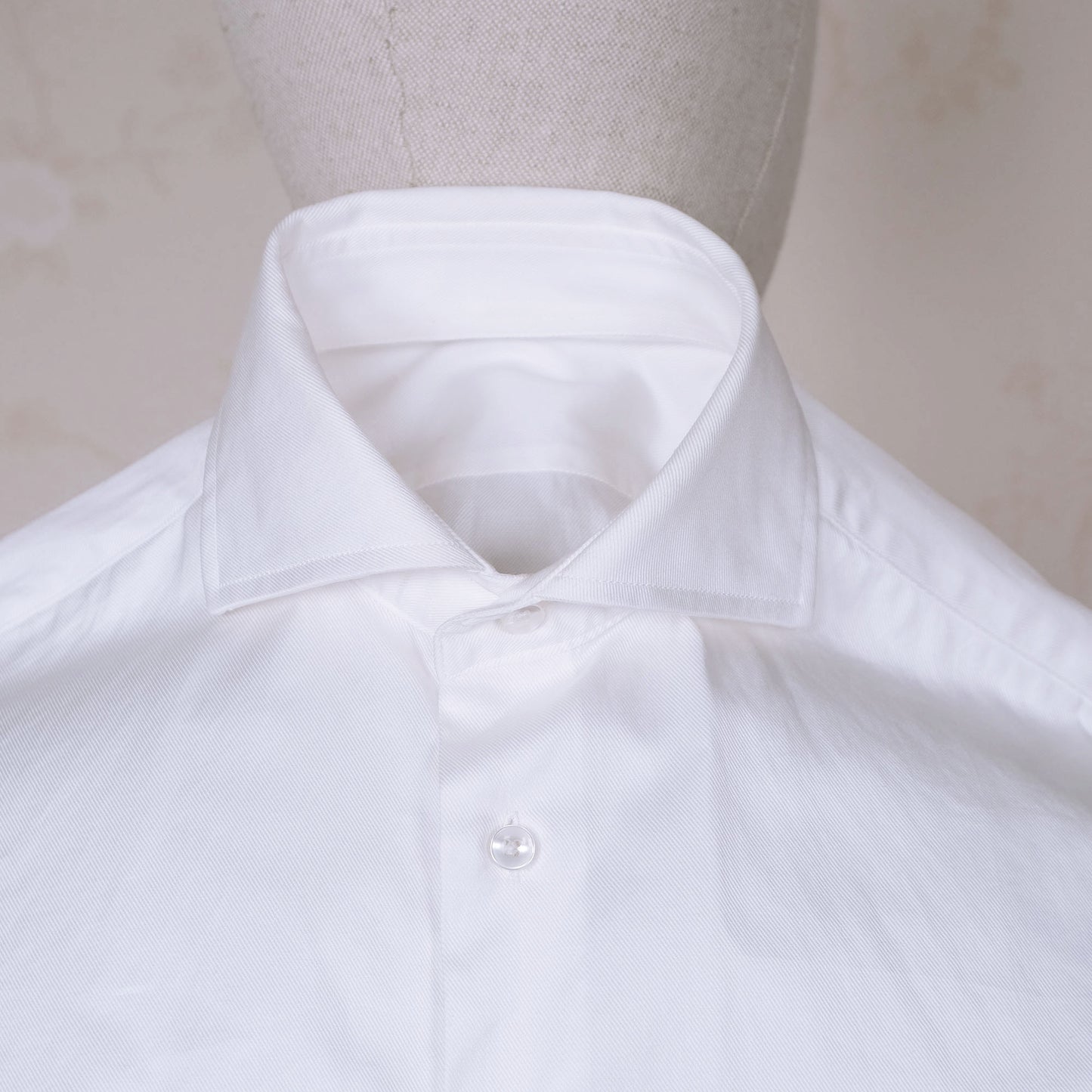 Sartoria Rossi, valkoinen pukupaita, koko vain 36, ranskalaiset kalvosimet