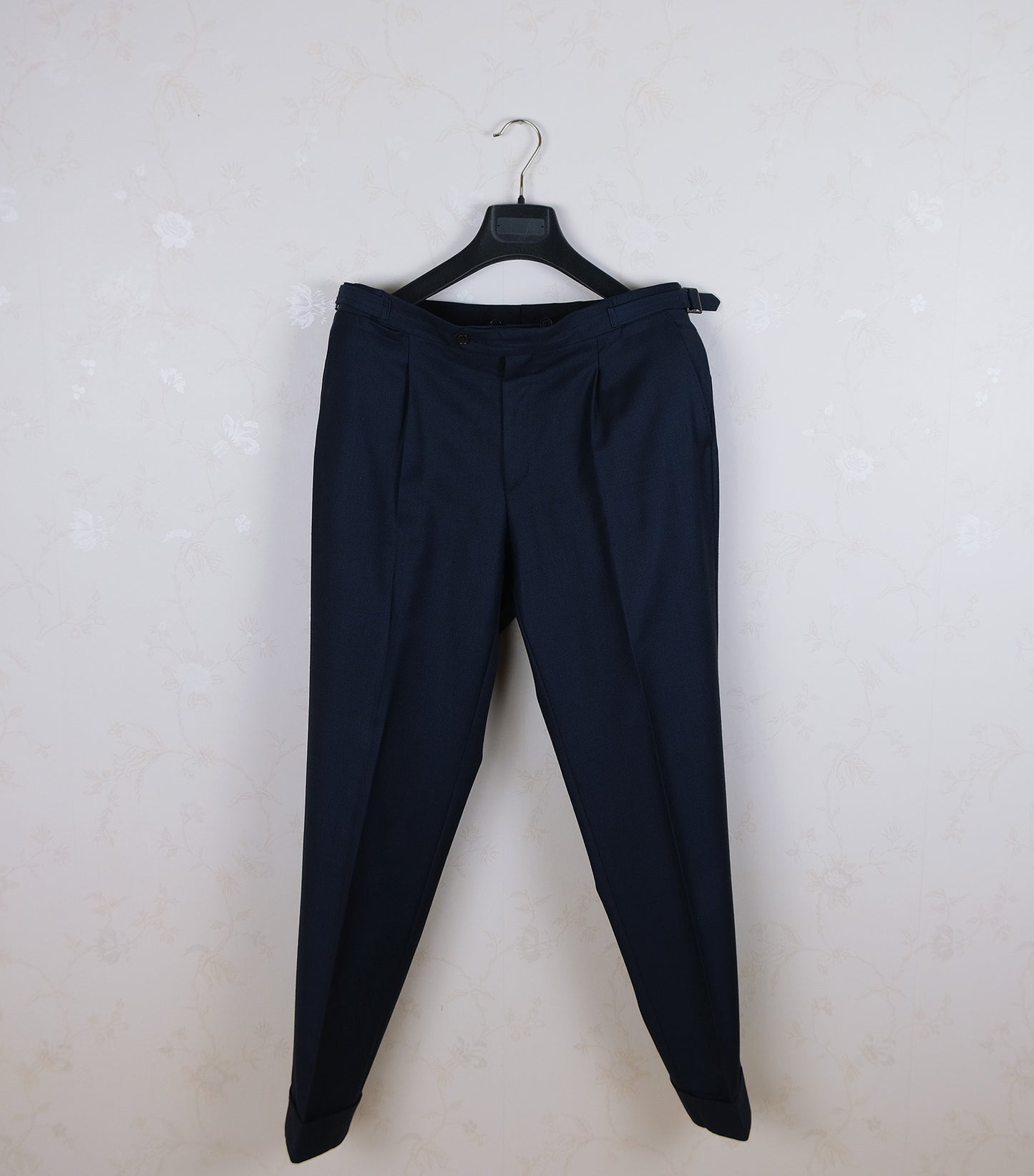 Scuderi, blue business suit, size 38 UK, light wool