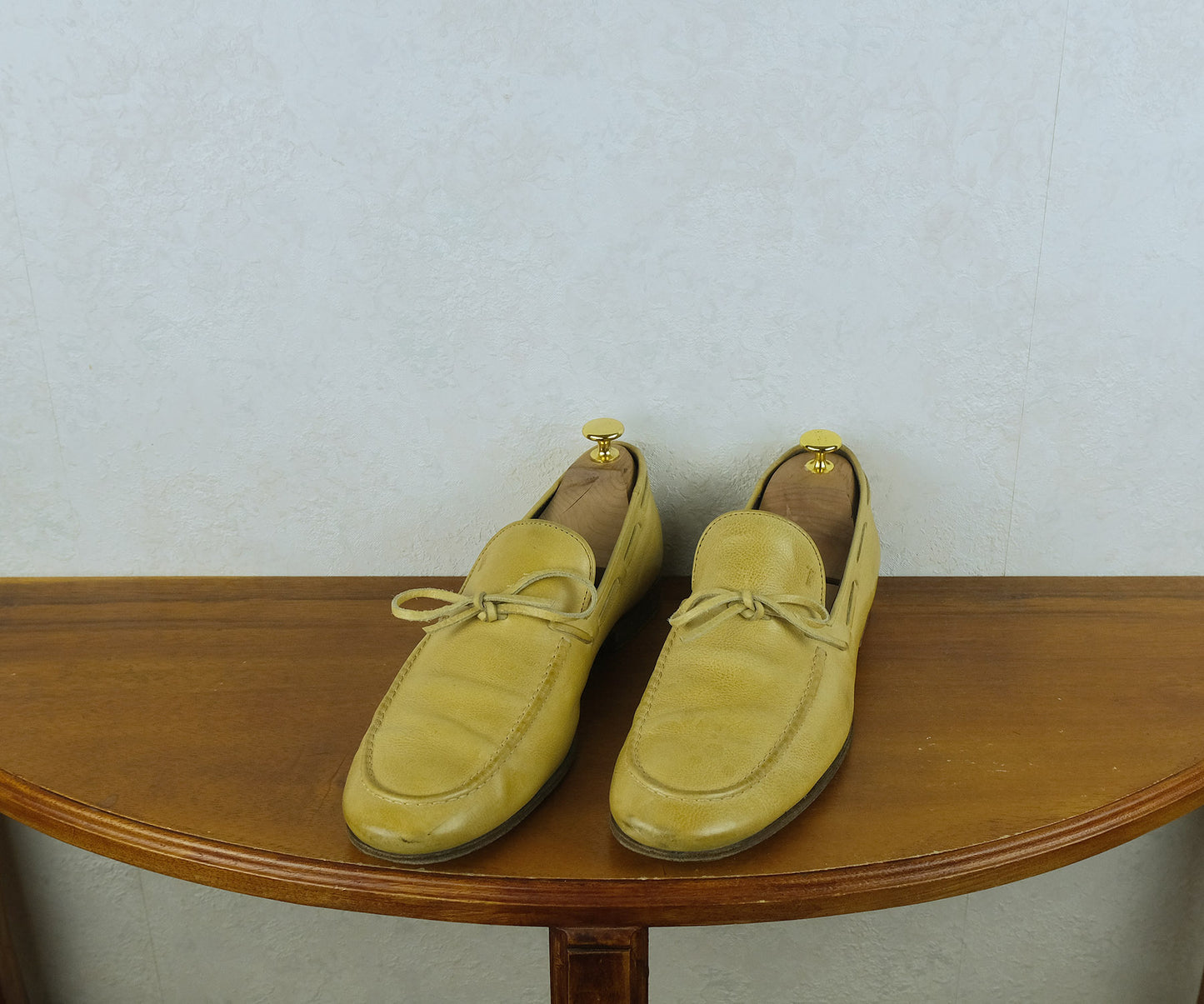 Tod's, keltaiset louferit, koko 42, täyttä nahkaa