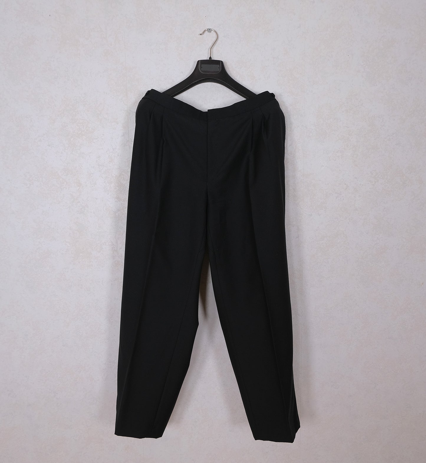 Turo Tailor, käytetty smokki, koko 56, tehty Suomessa