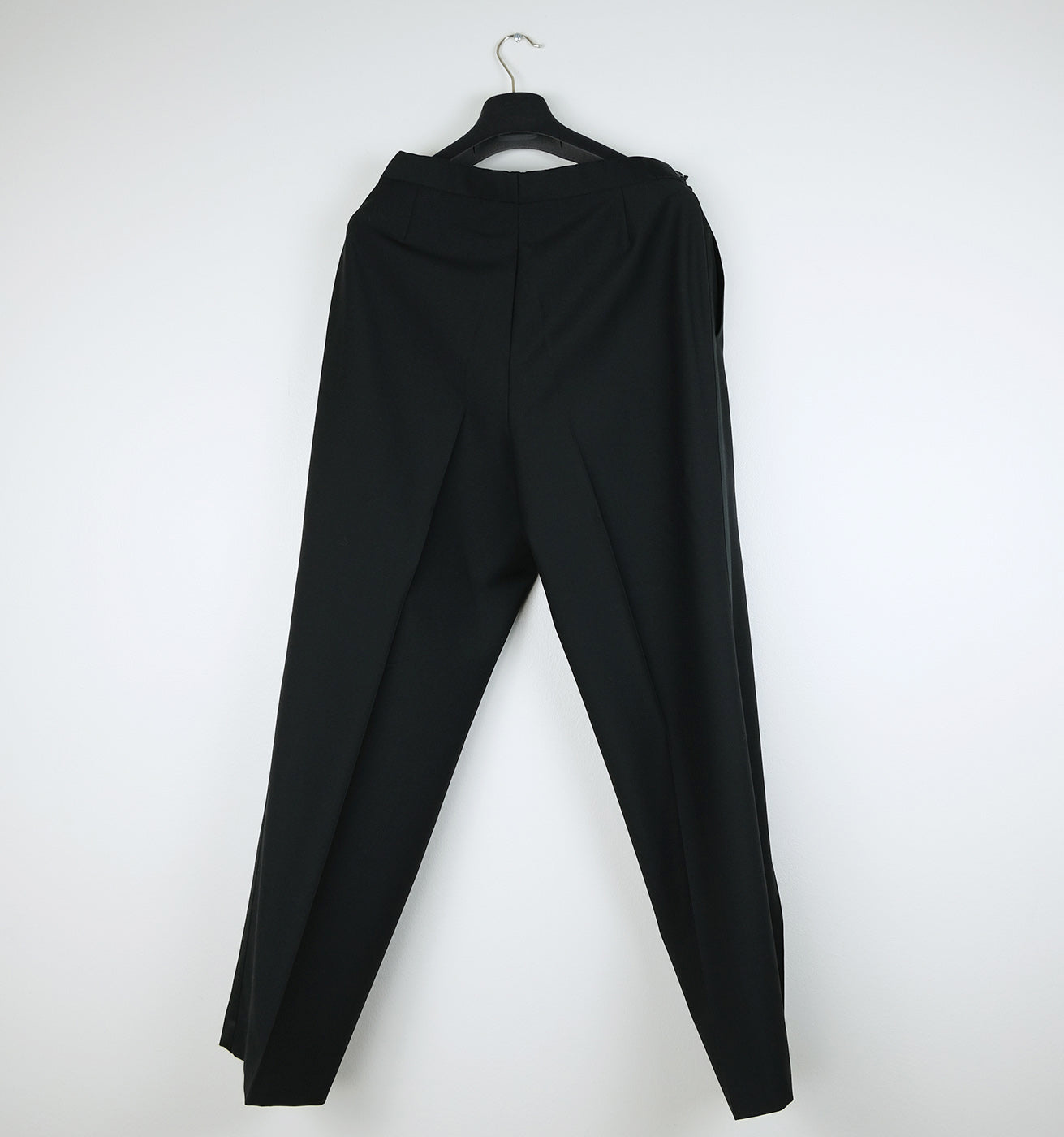 Turo Tailor, käytetty smokki, koko 52, täyttä villaa